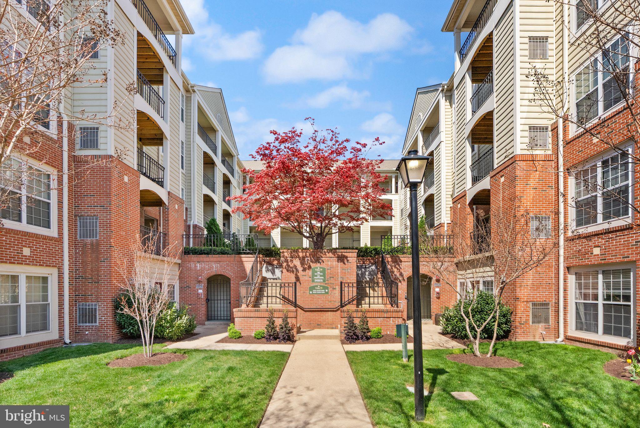 QUAKER HILL - Residential