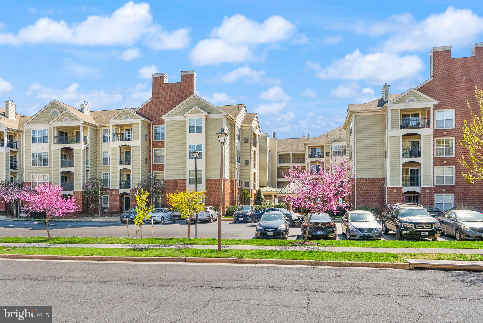 QUAKER HILL - Residential