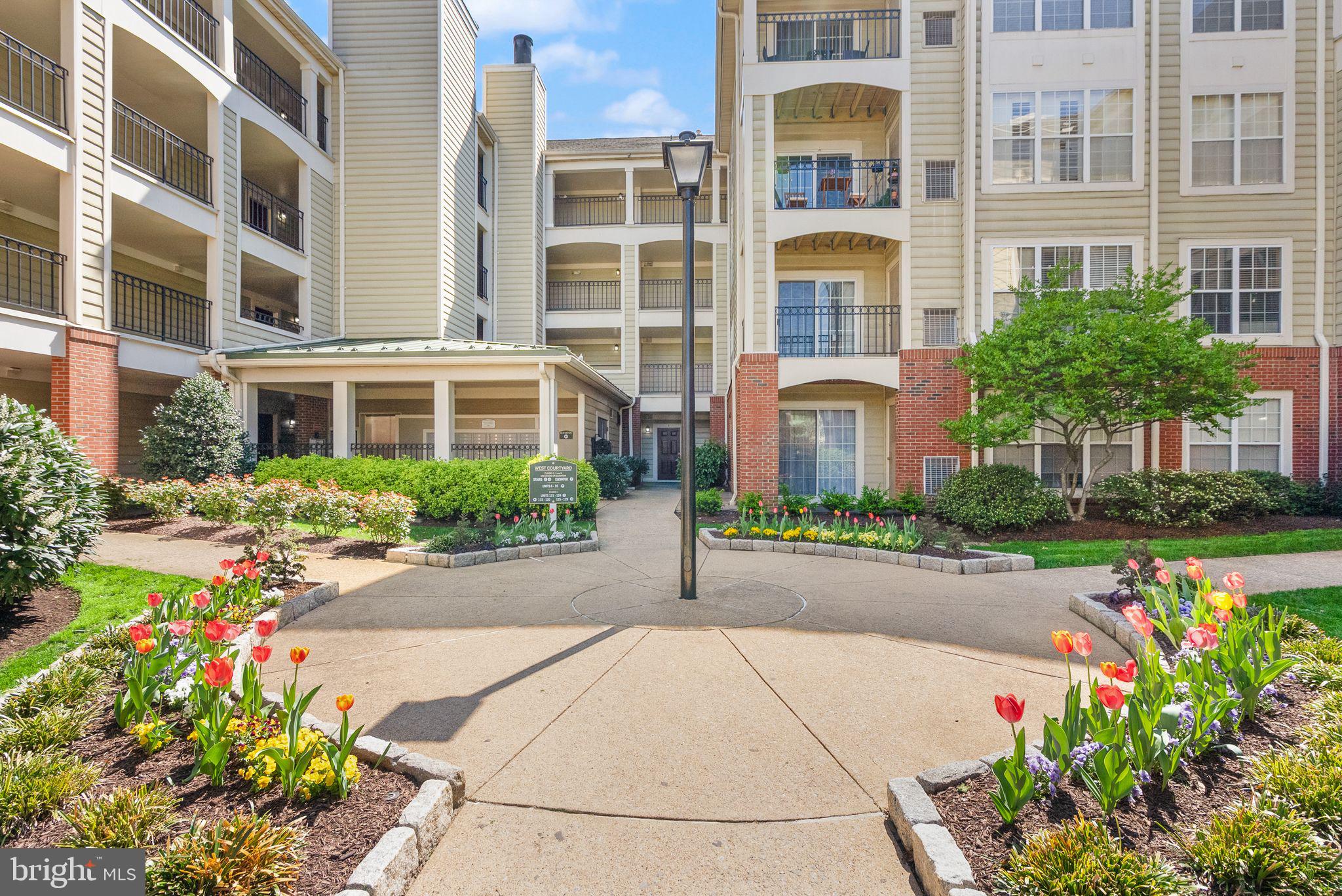 QUAKER HILL - Residential