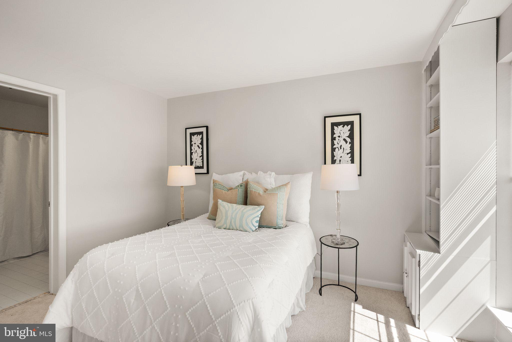 QUAKER HILL - Residential