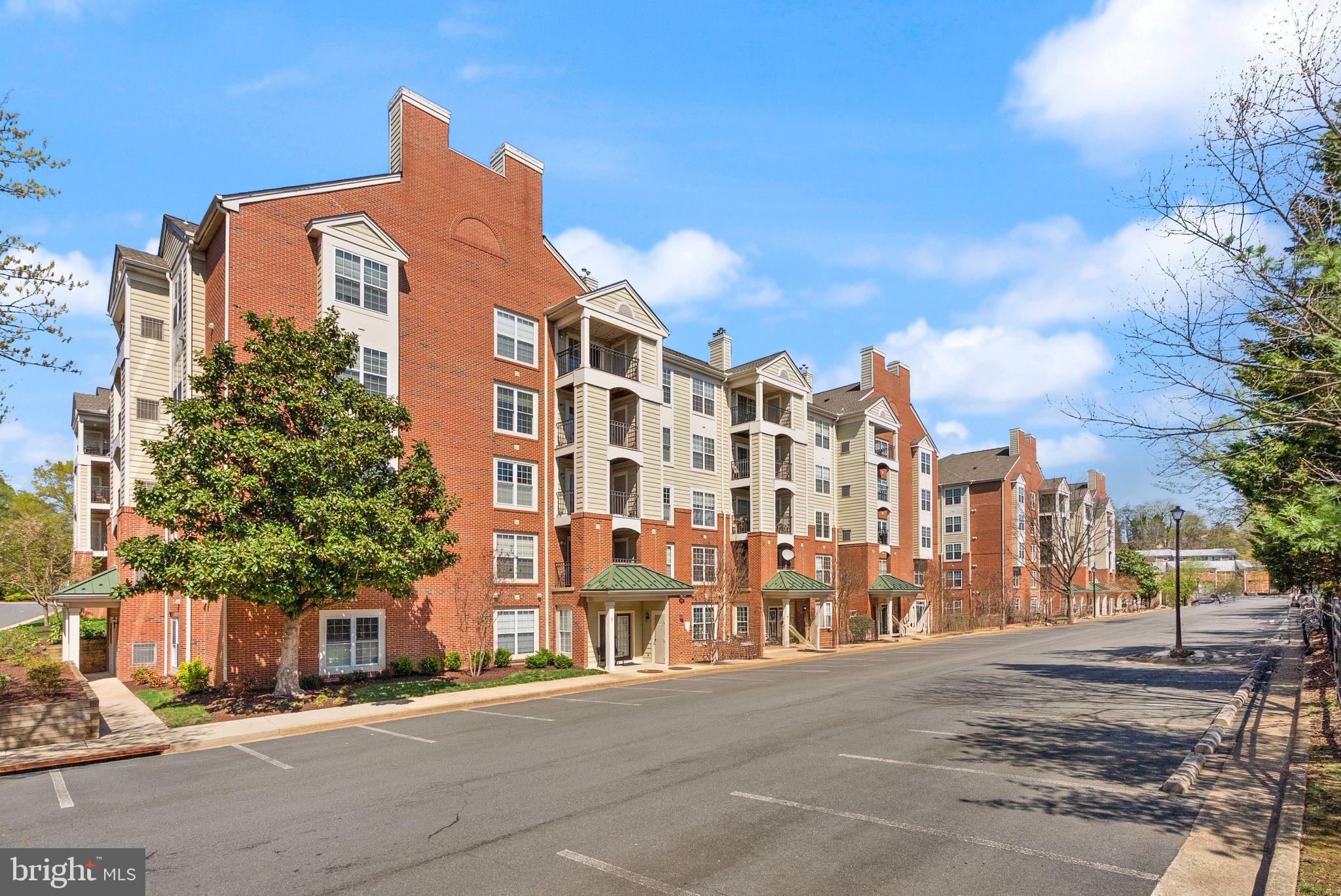 QUAKER HILL - Residential