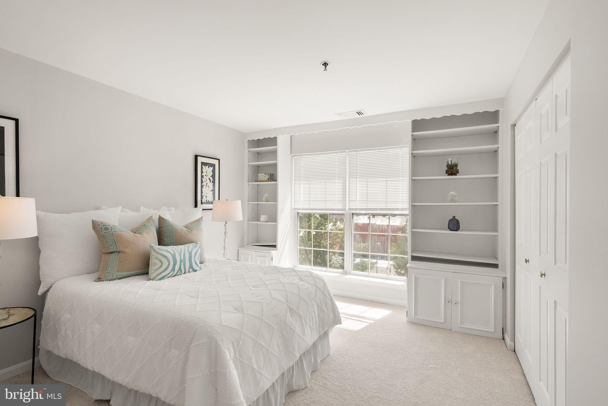 QUAKER HILL - Residential