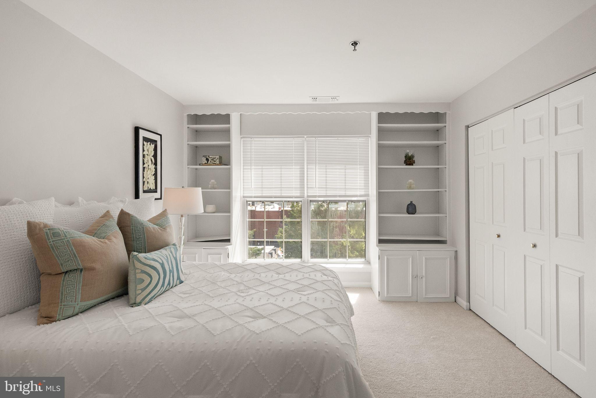 QUAKER HILL - Residential