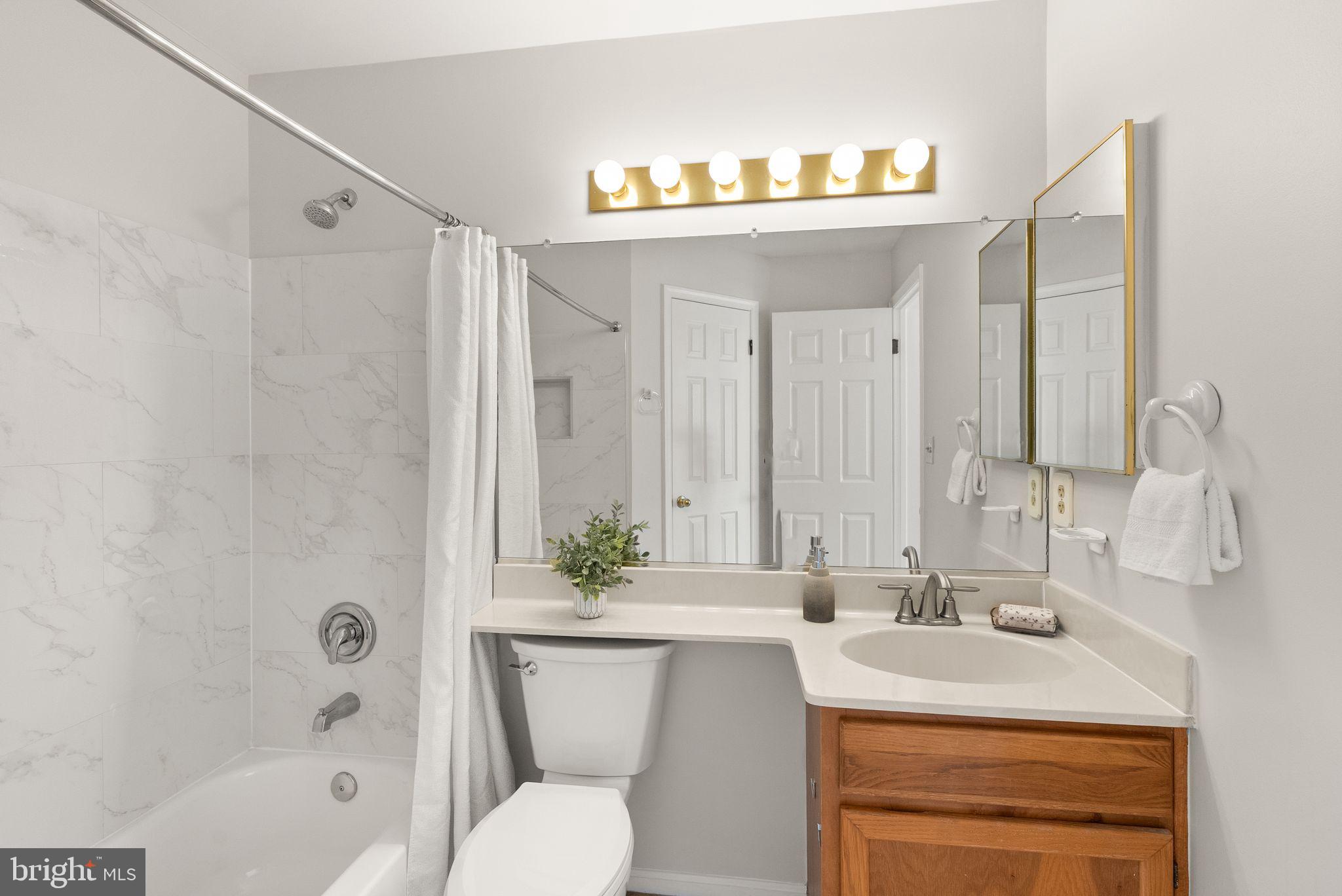 QUAKER HILL - Residential