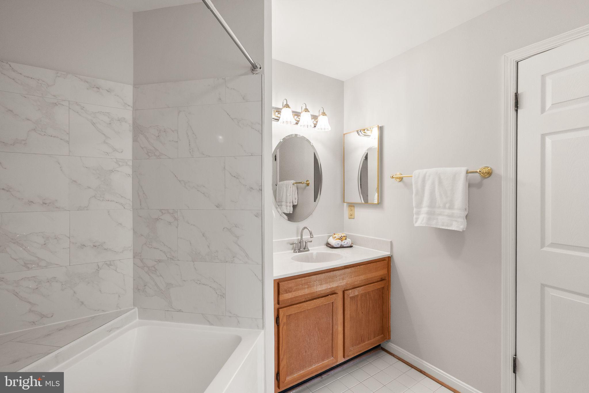 QUAKER HILL - Residential