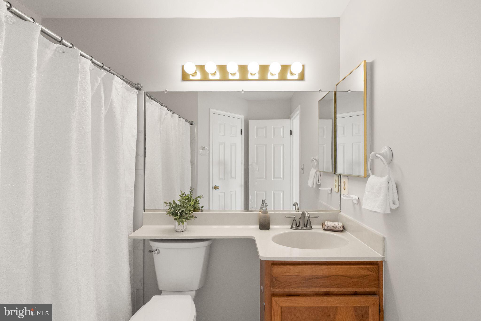 QUAKER HILL - Residential