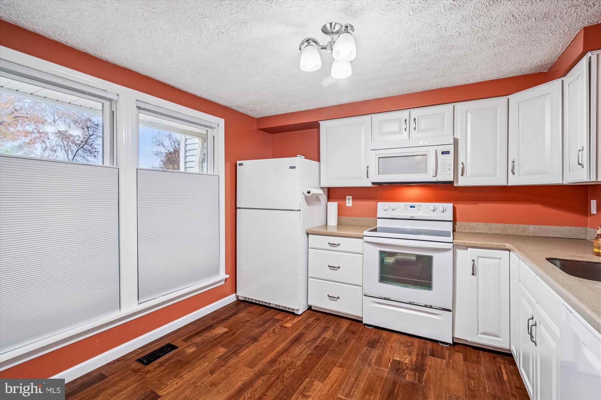 VILLAGE OF OWEN BROWN - Residential