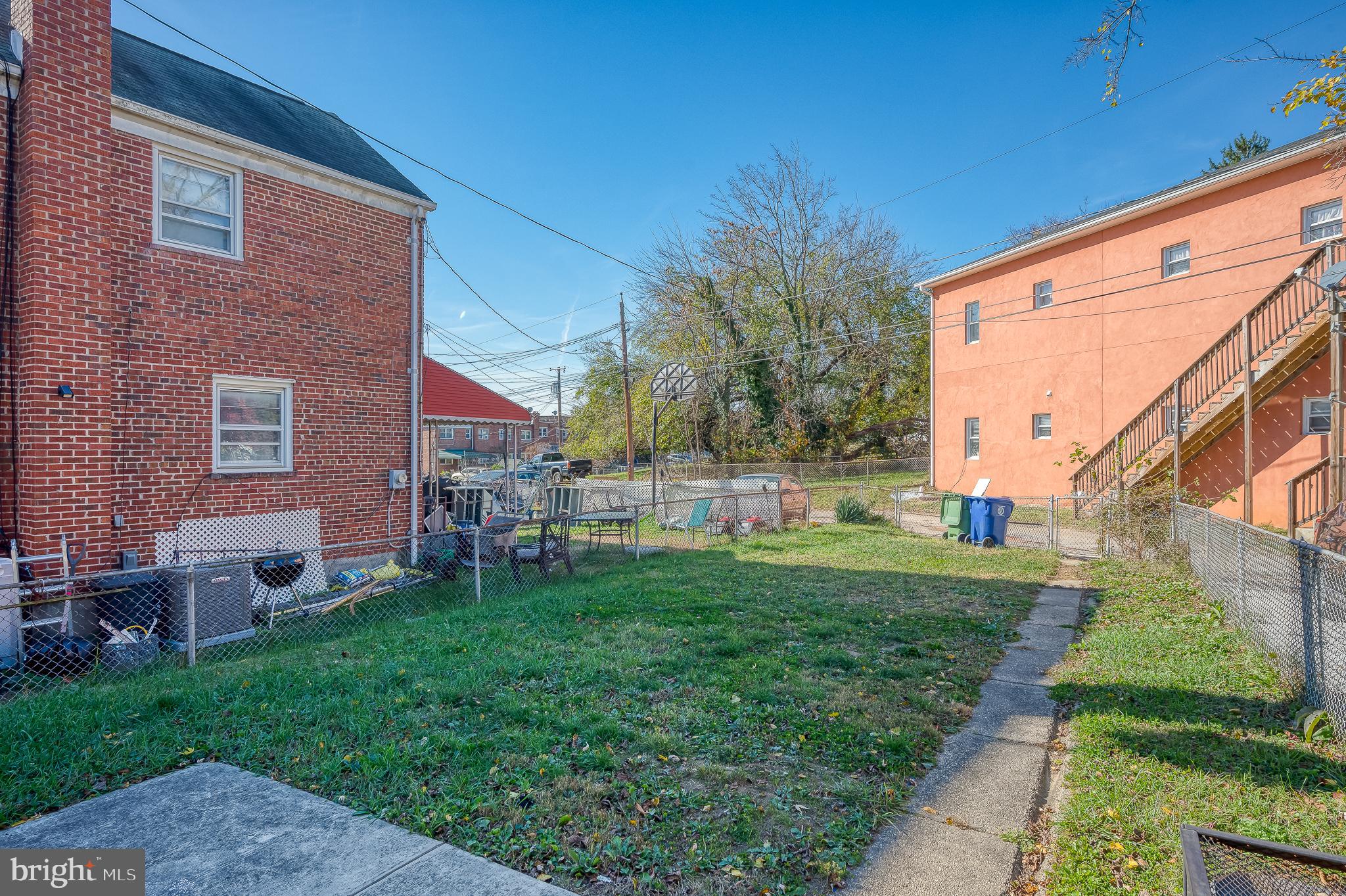 PARKSIDE - Residential Lease