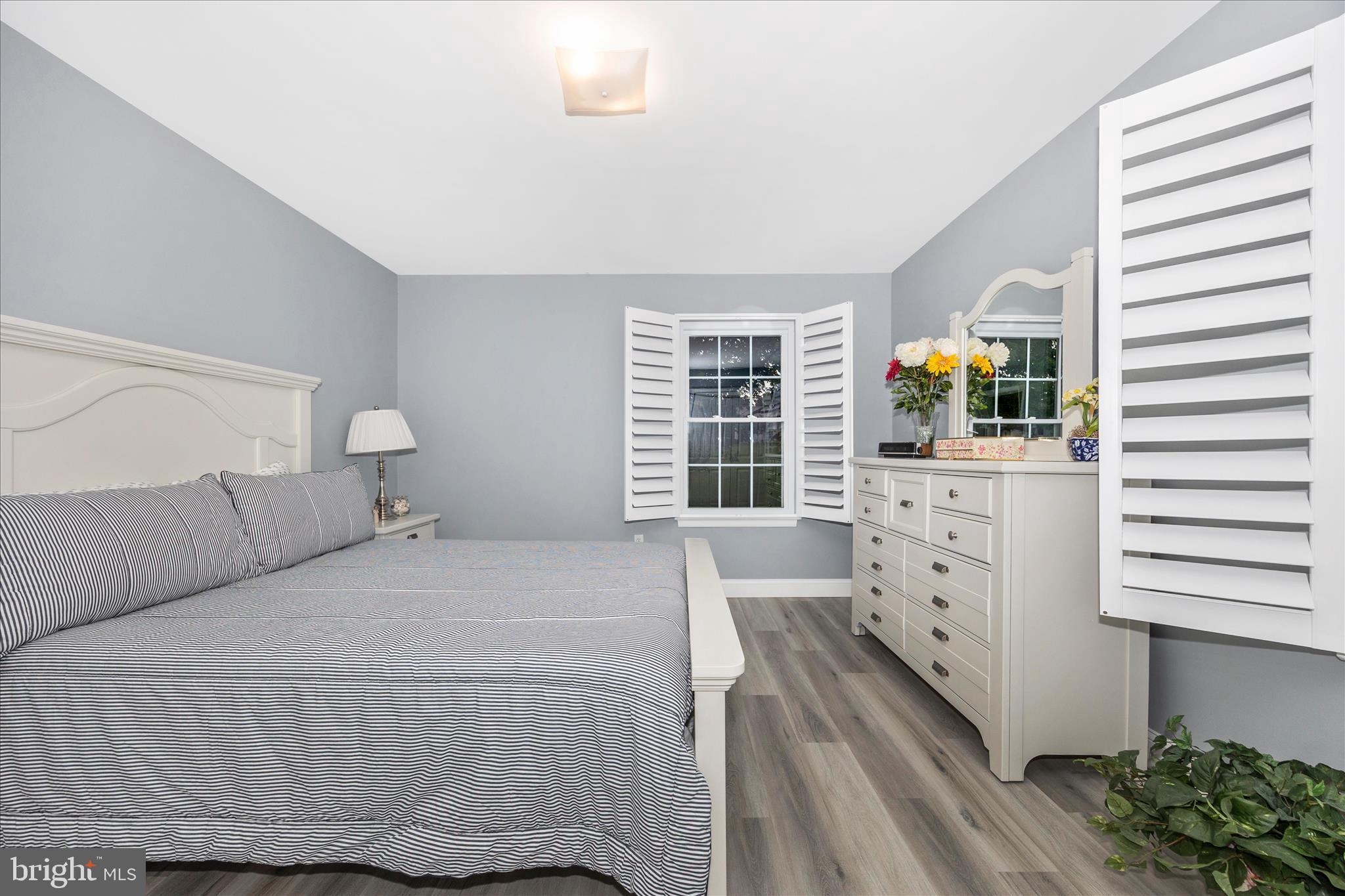CRESTWOOD VILLAGE - Residential