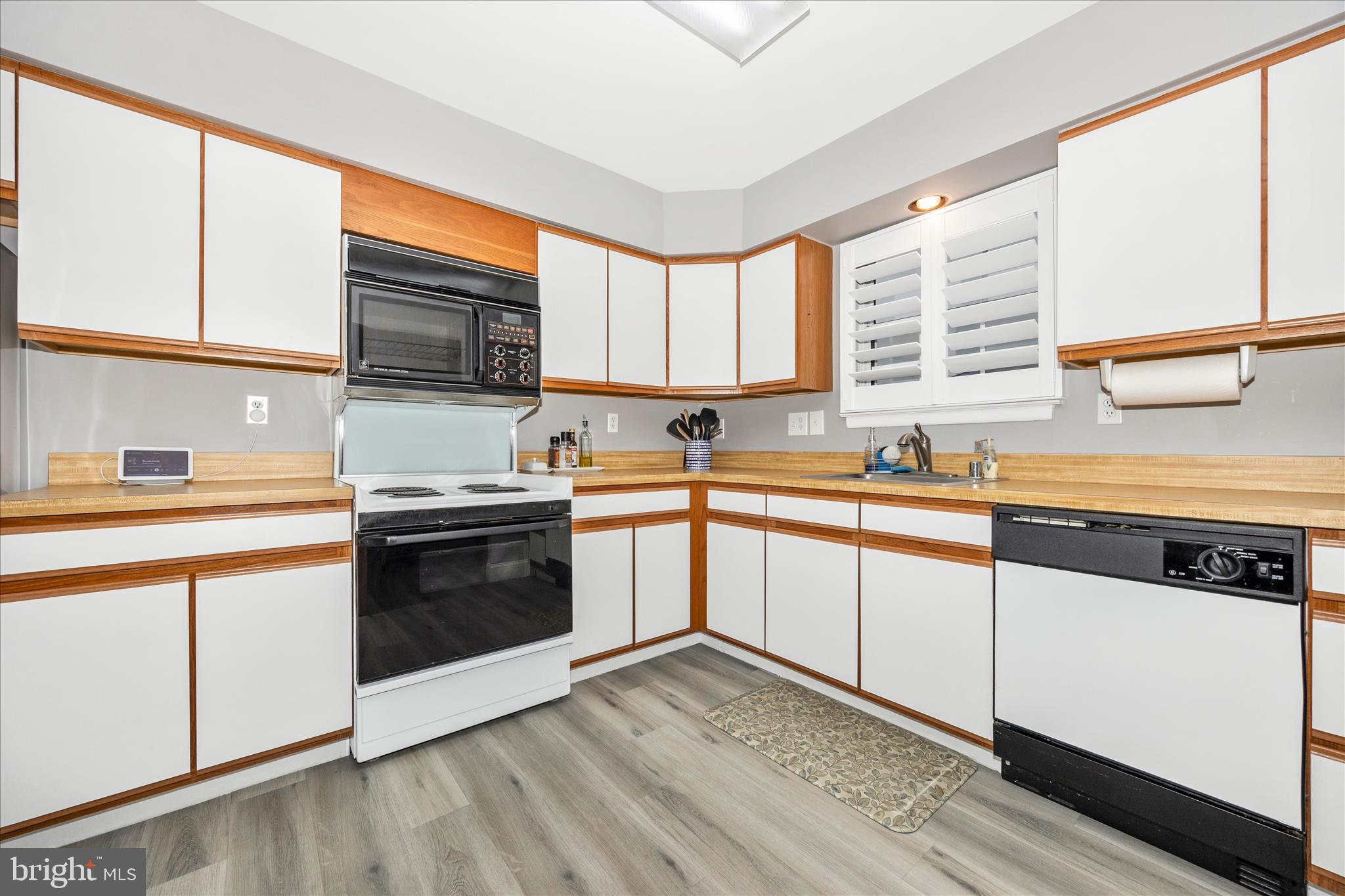 CRESTWOOD VILLAGE - Residential