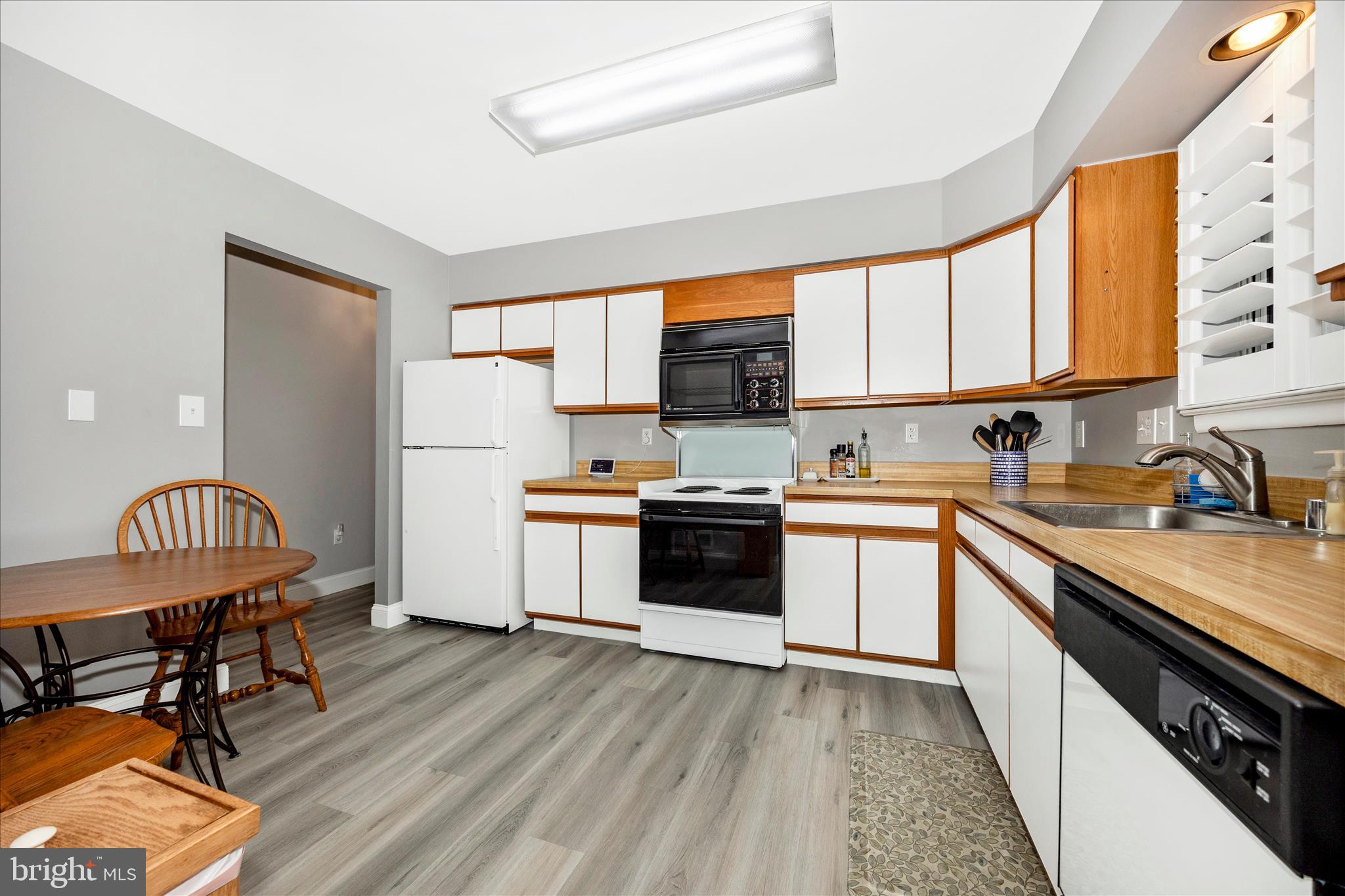 CRESTWOOD VILLAGE - Residential
