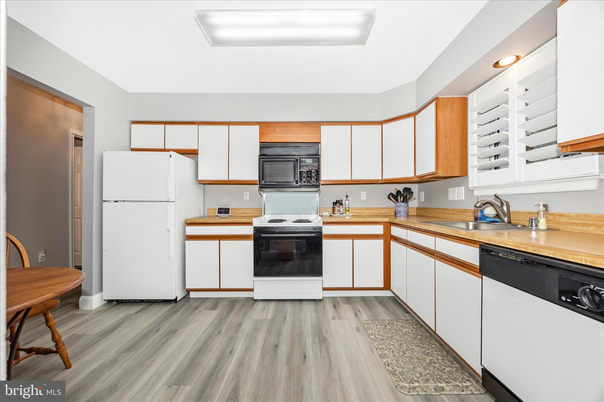 CRESTWOOD VILLAGE - Residential