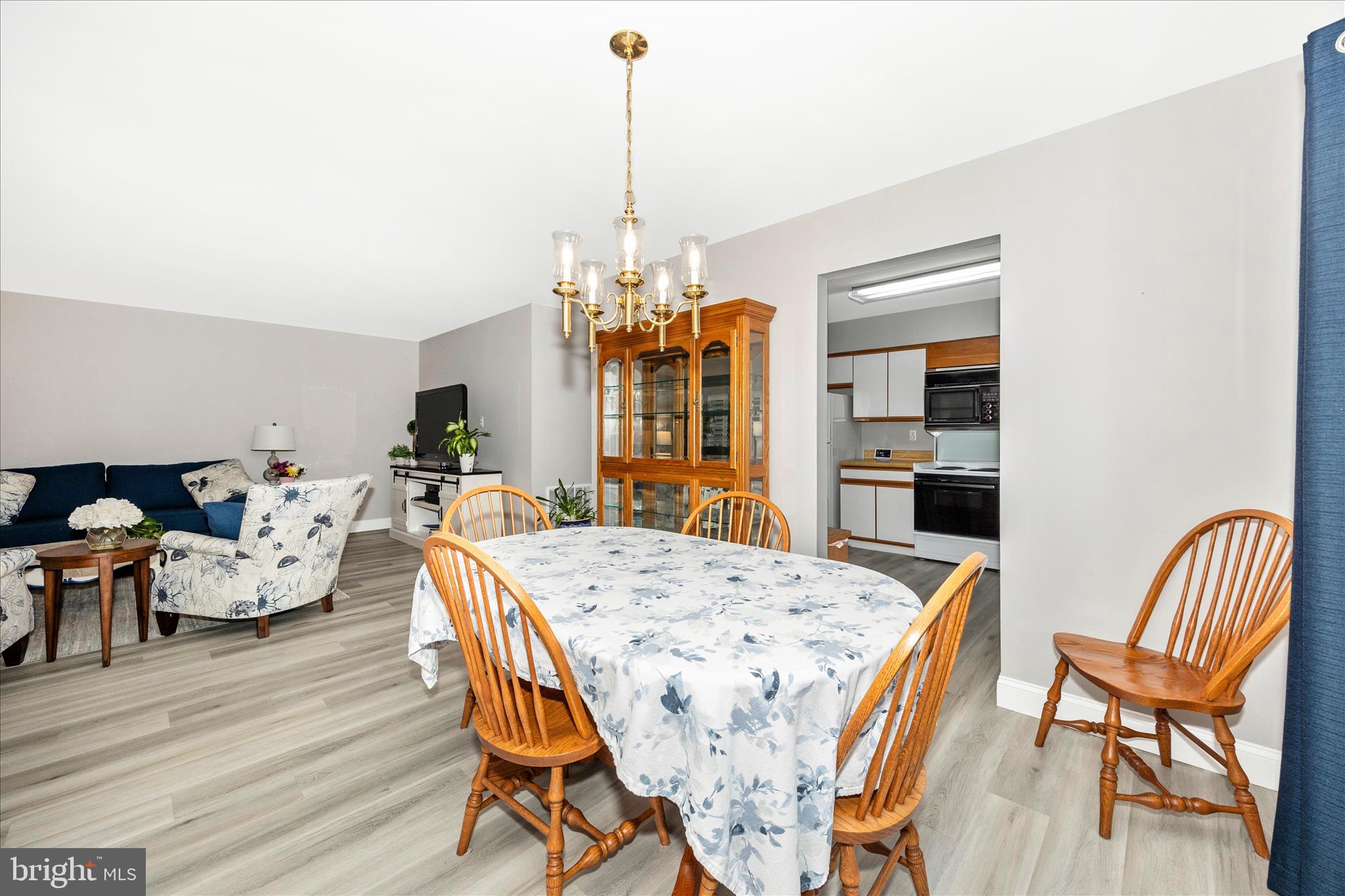 CRESTWOOD VILLAGE - Residential