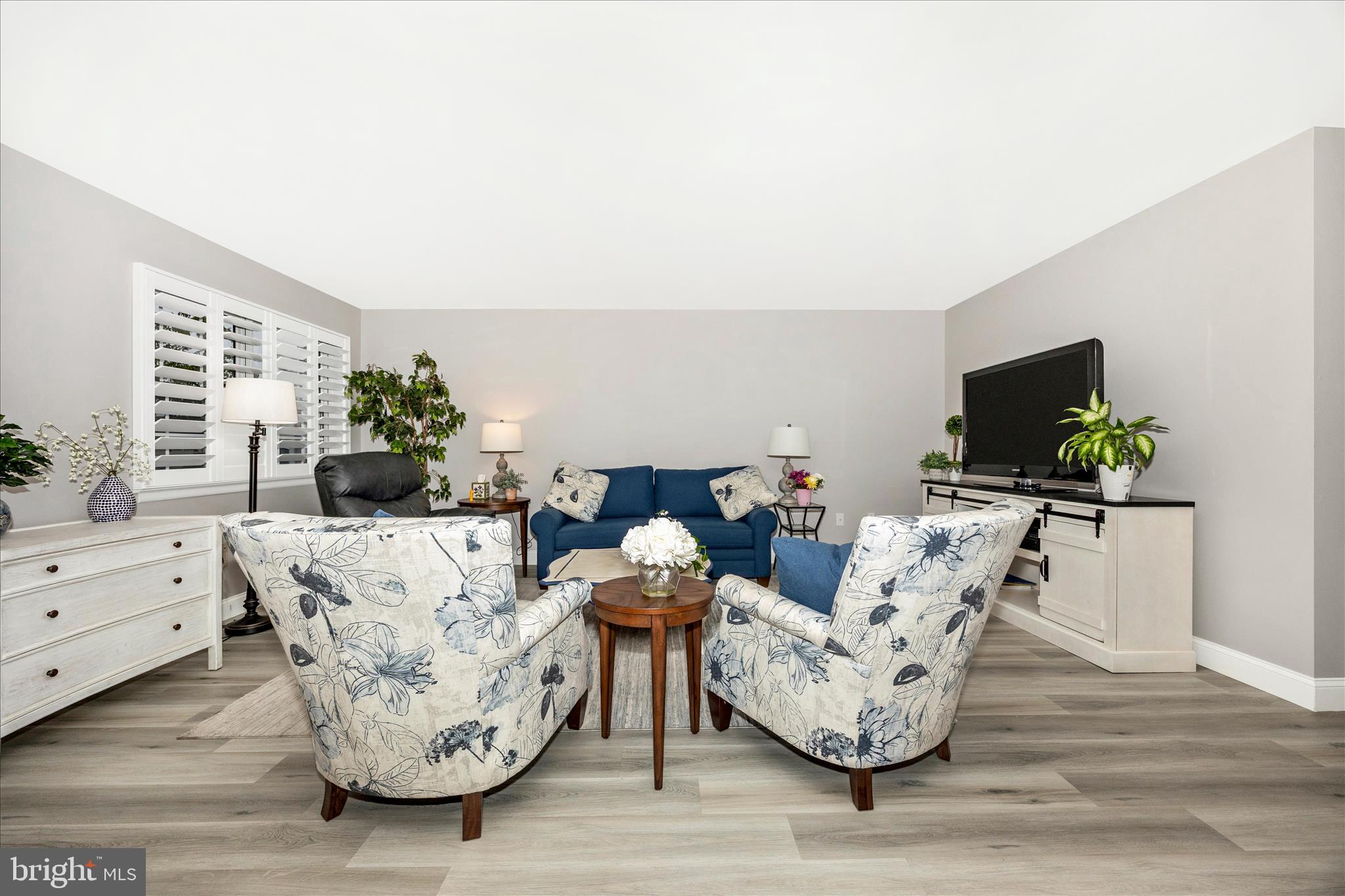 CRESTWOOD VILLAGE - Residential