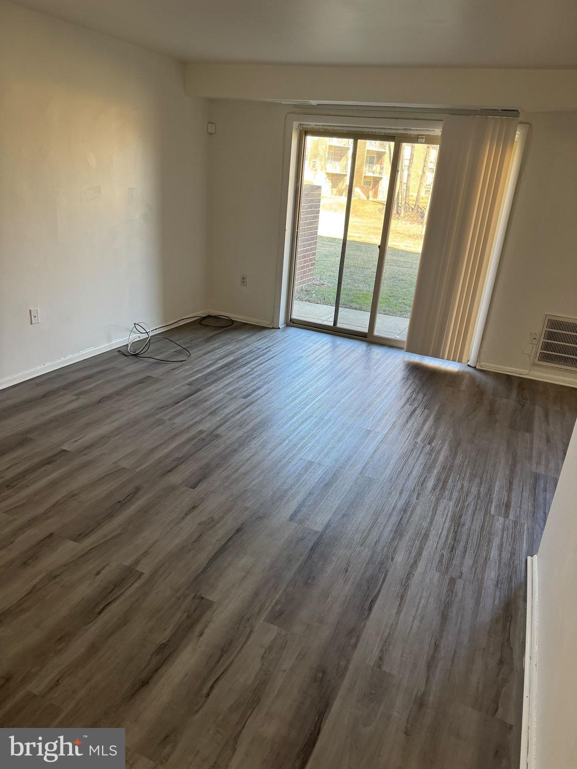 WEST GLEN - Residential Lease