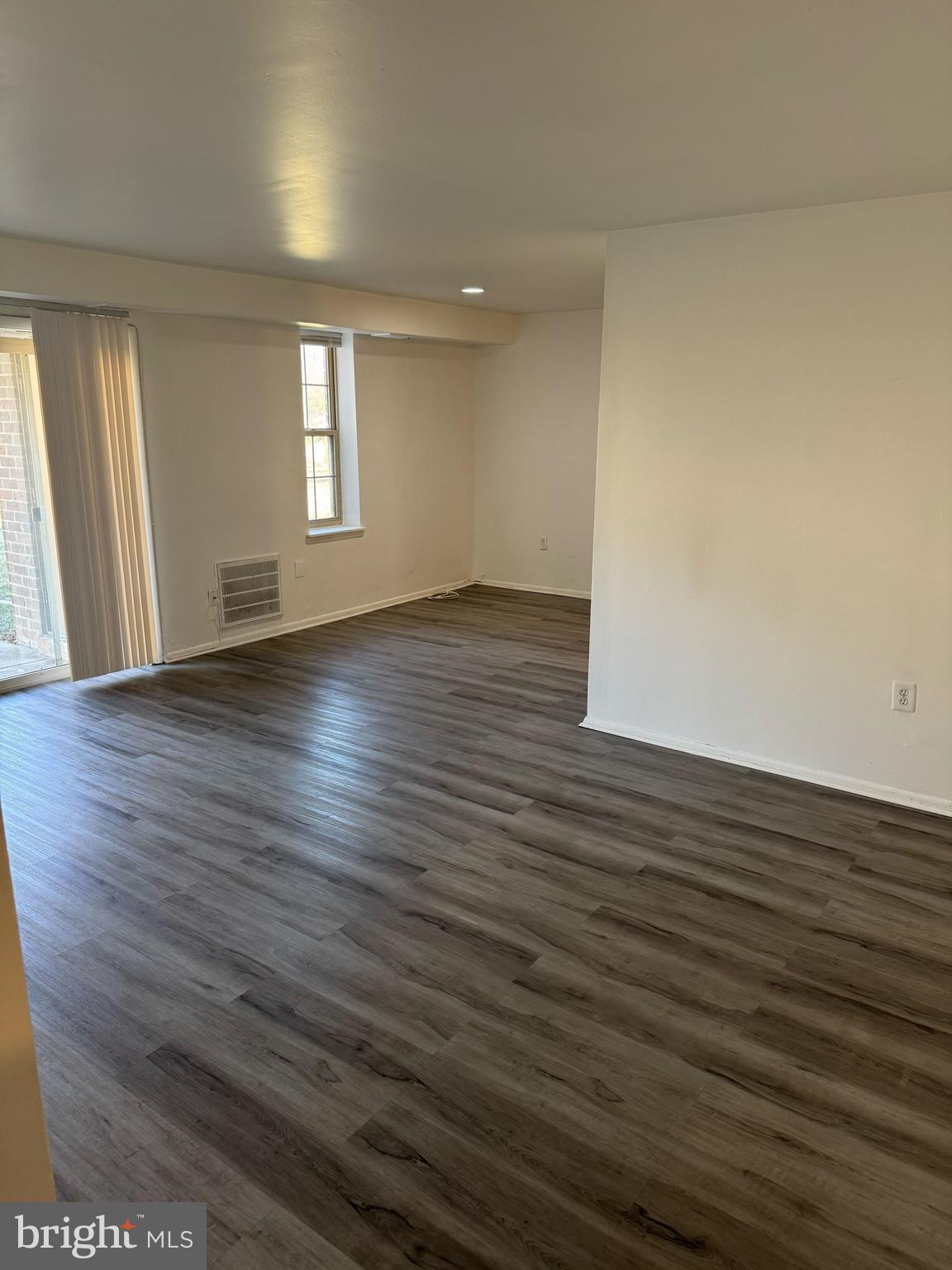 WEST GLEN - Residential Lease