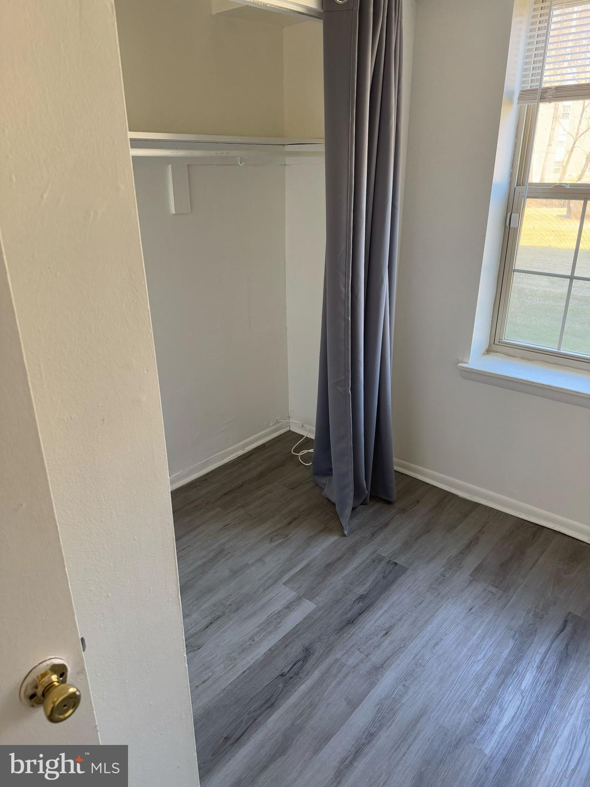 WEST GLEN - Residential Lease