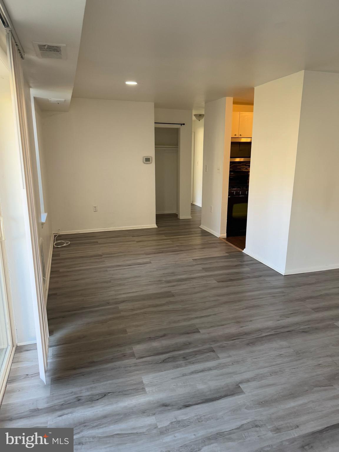 WEST GLEN - Residential Lease