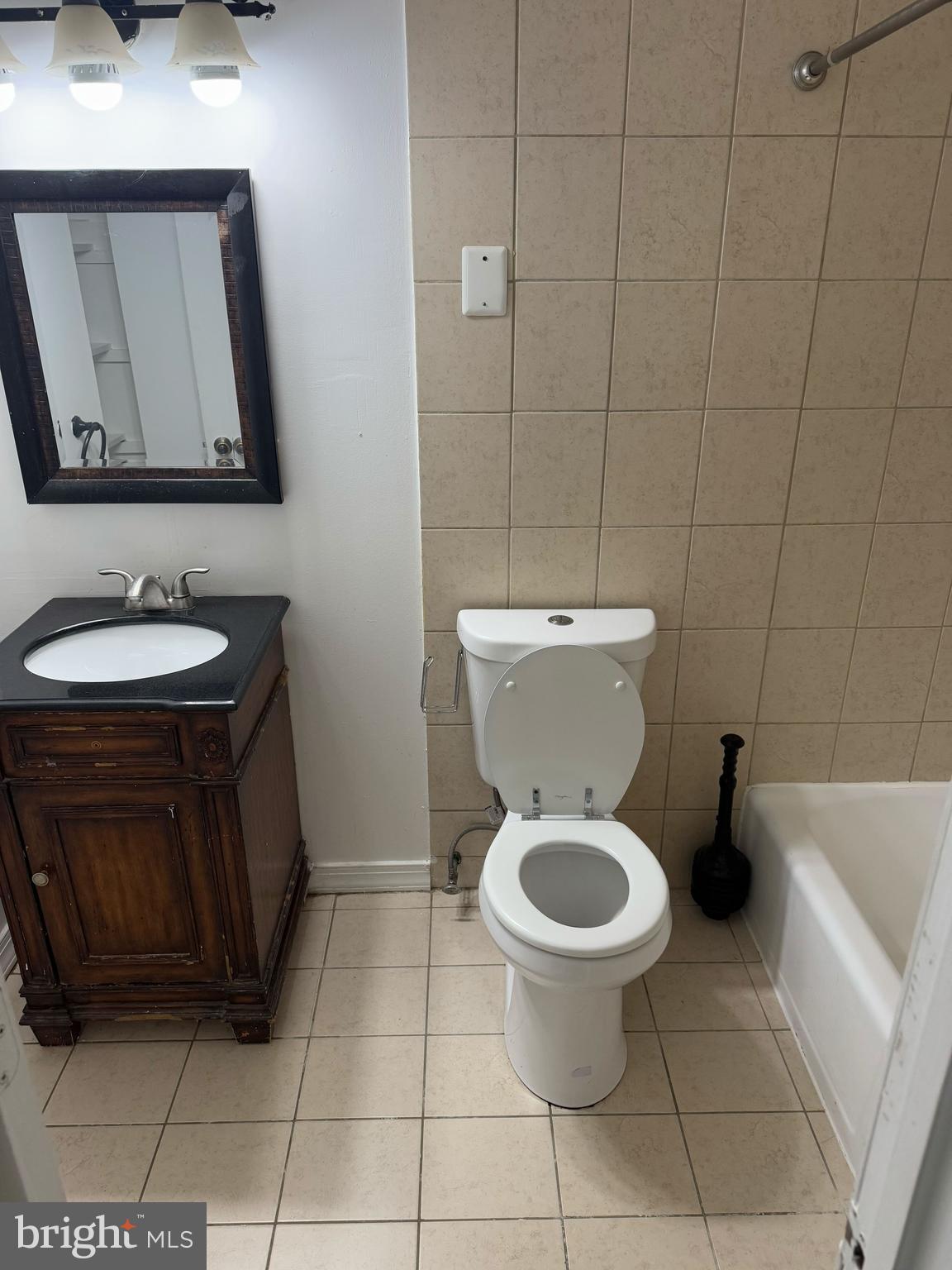 WEST GLEN - Residential Lease