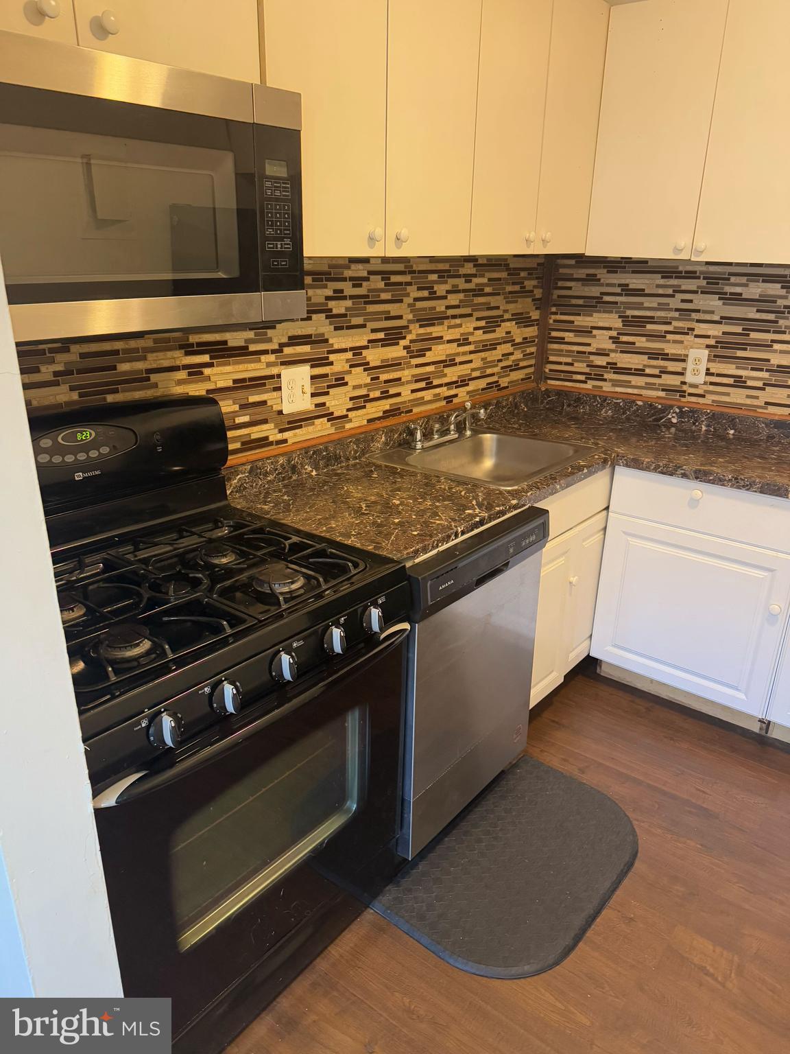 WEST GLEN - Residential Lease