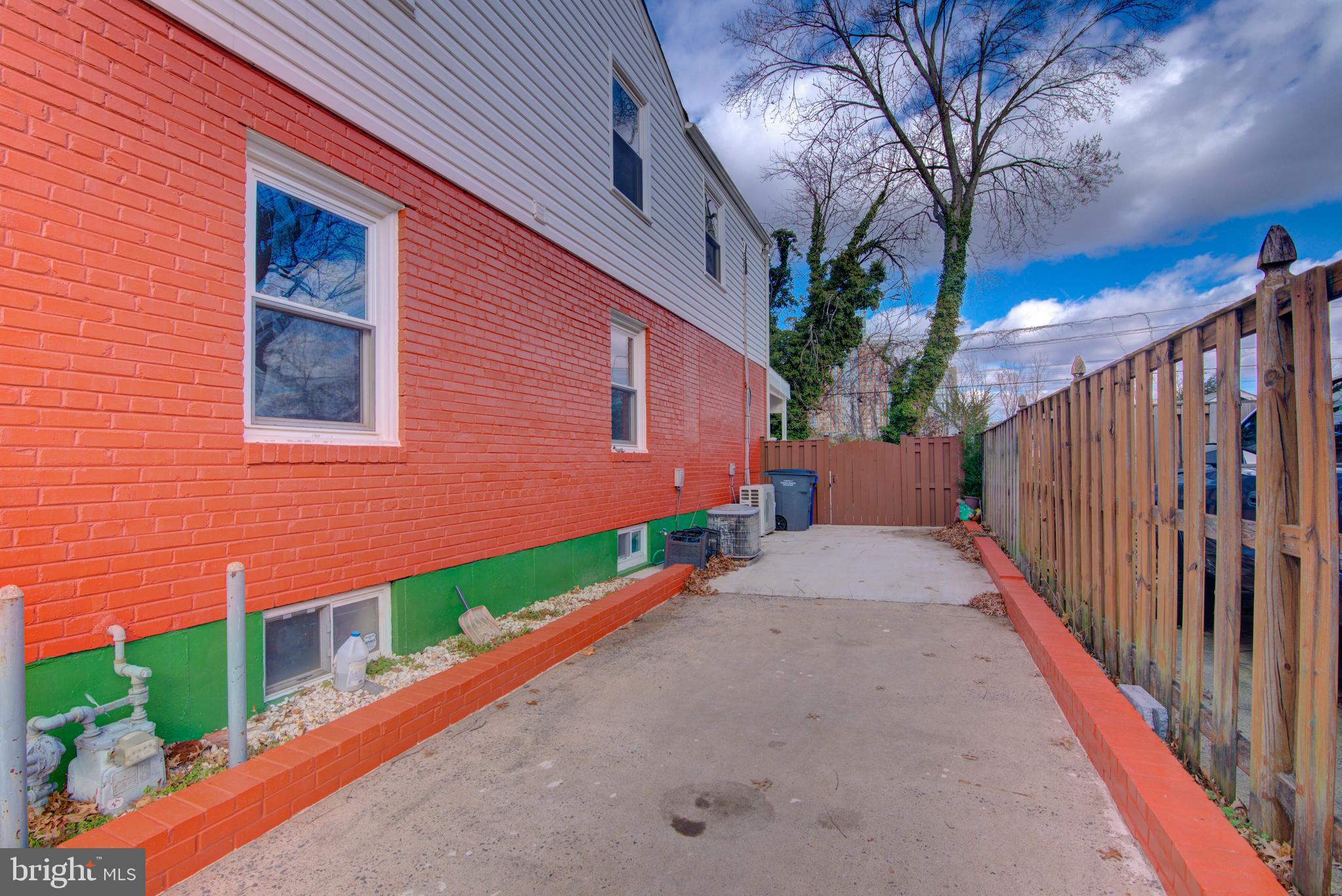 HUNTINGTON - Residential