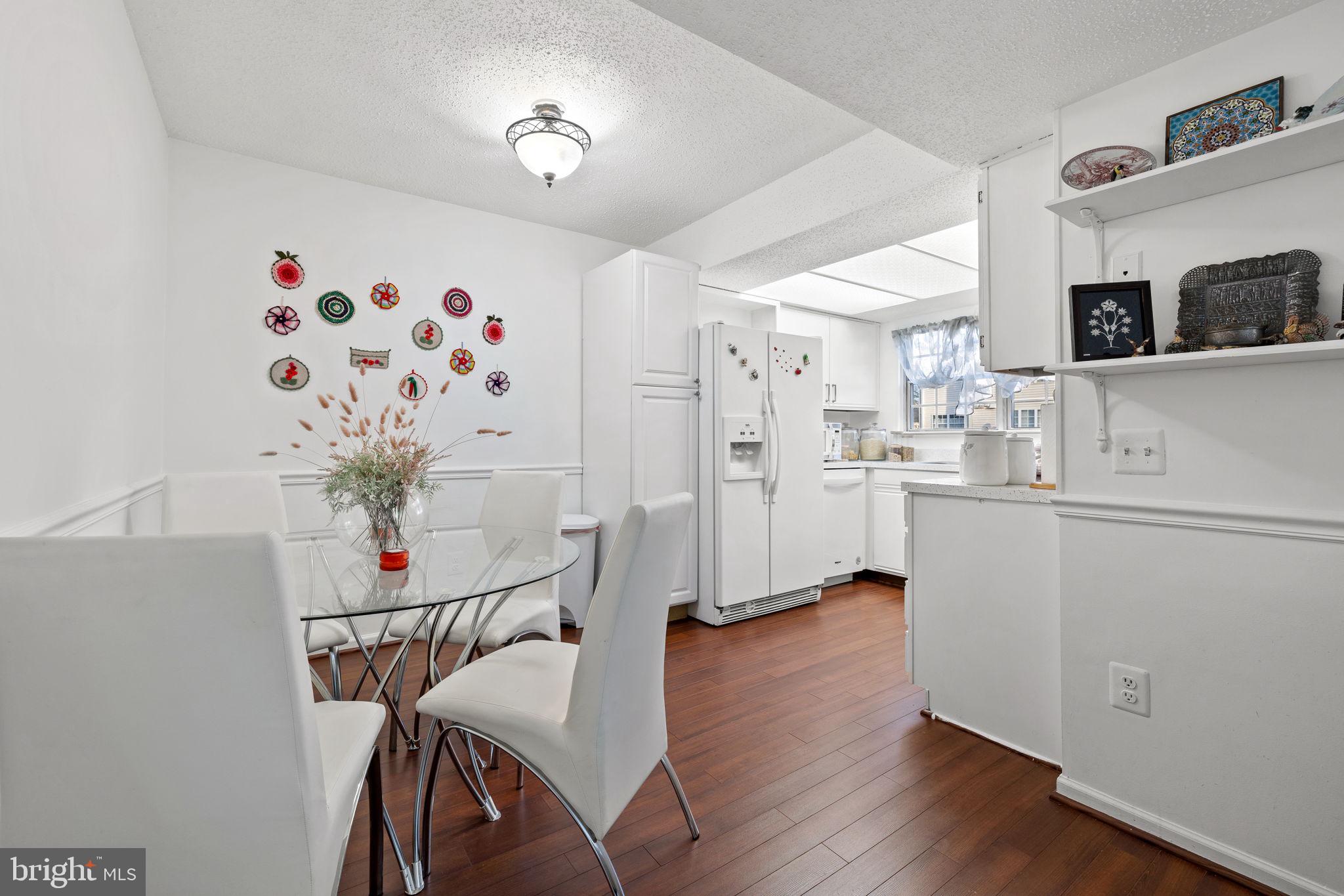 HUNTERS SQUARE - Residential