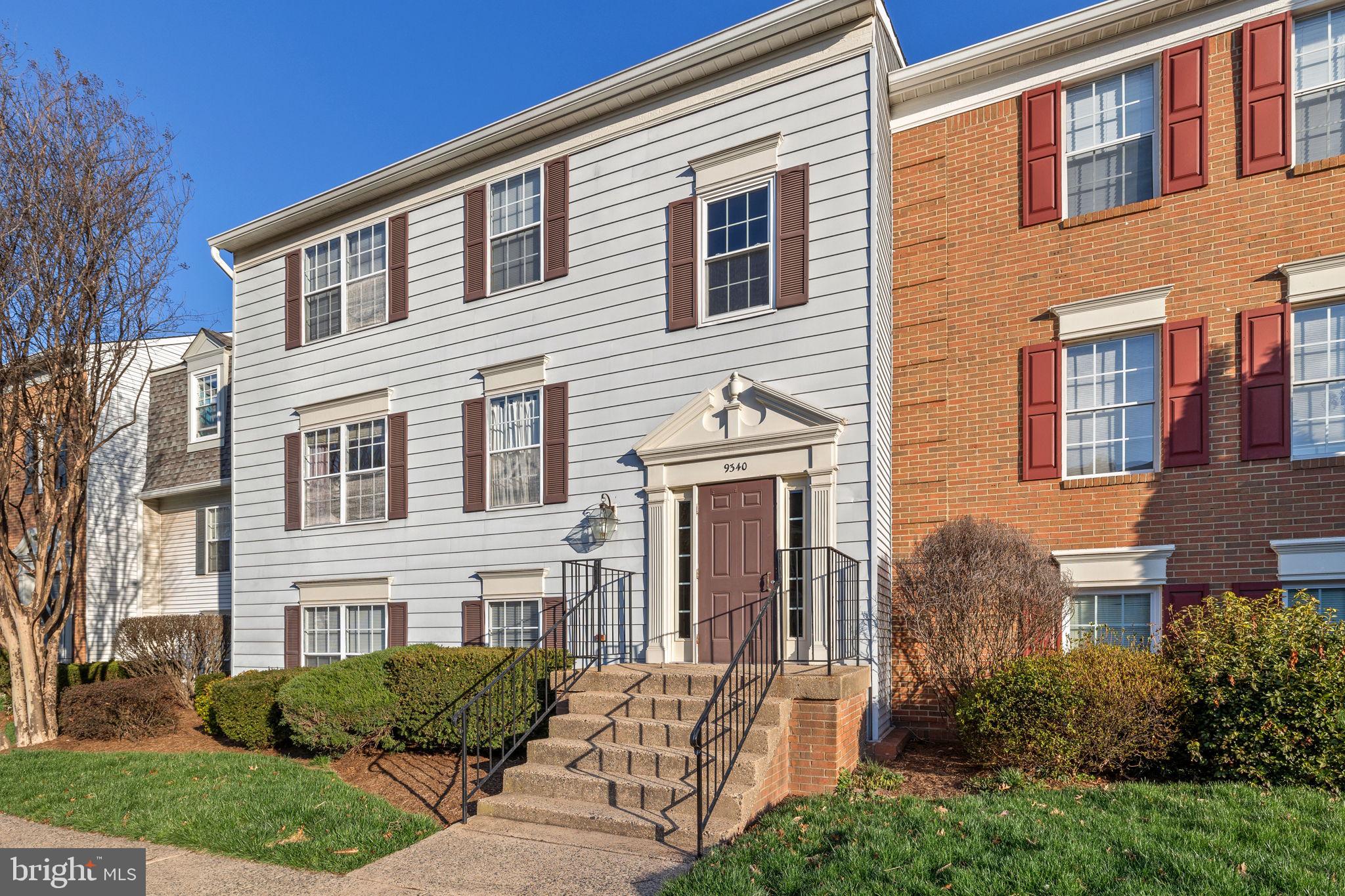 HUNTERS SQUARE - Residential