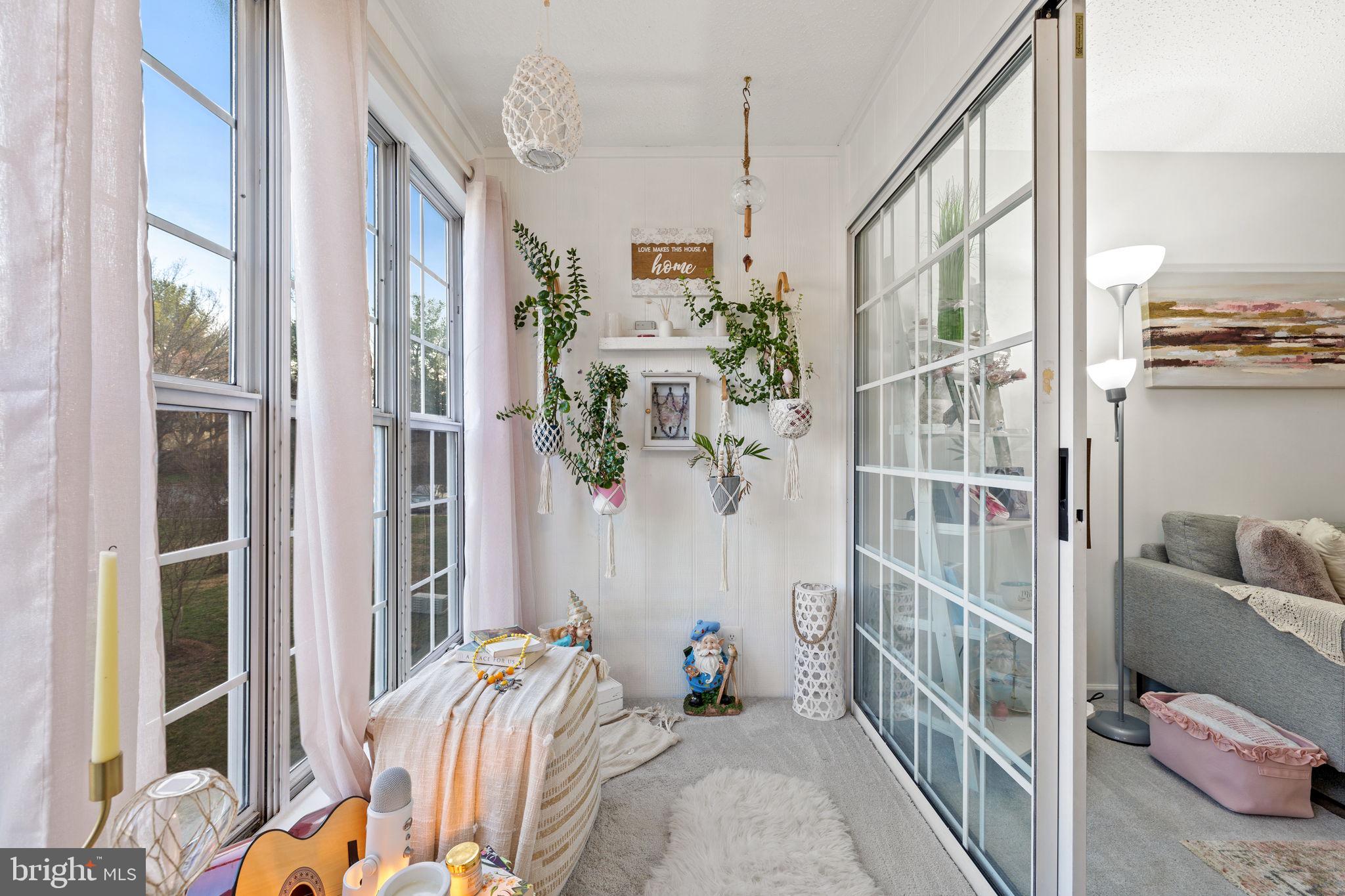 HUNTERS SQUARE - Residential