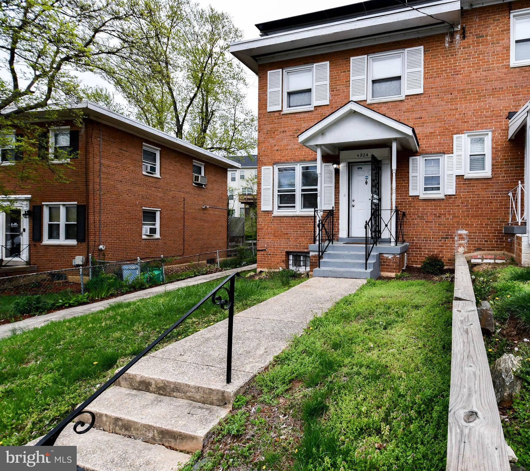 4924 MAURY PLACE