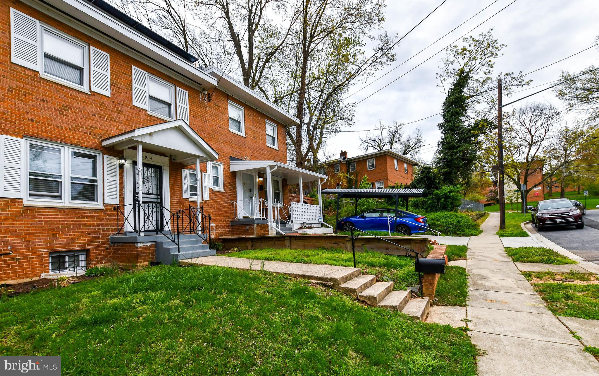 4924 MAURY PLACE