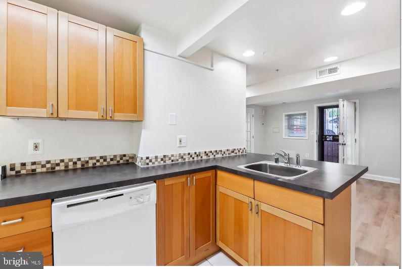 2303 17TH STREET NW B