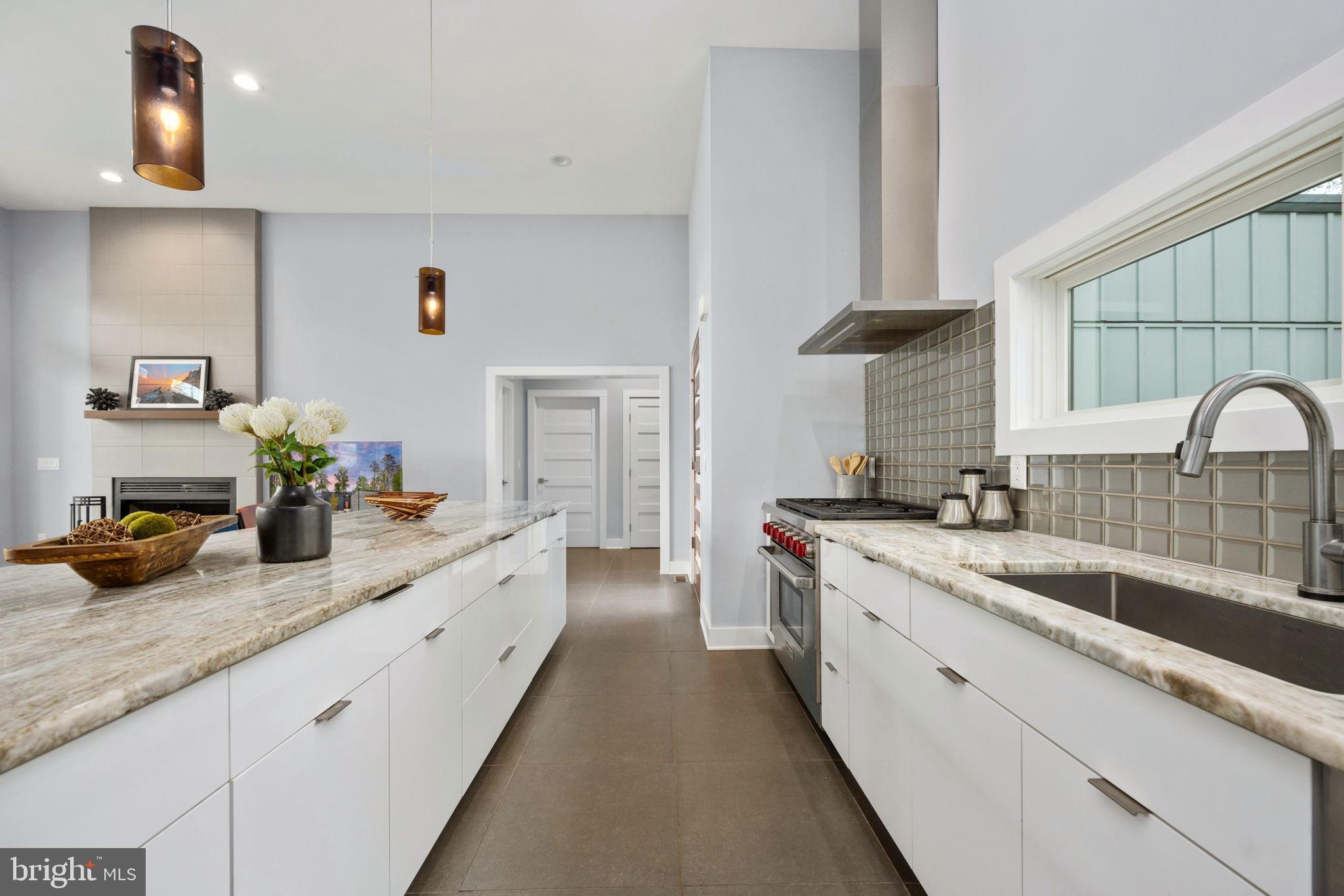 BISHOPS MANOR - Residential