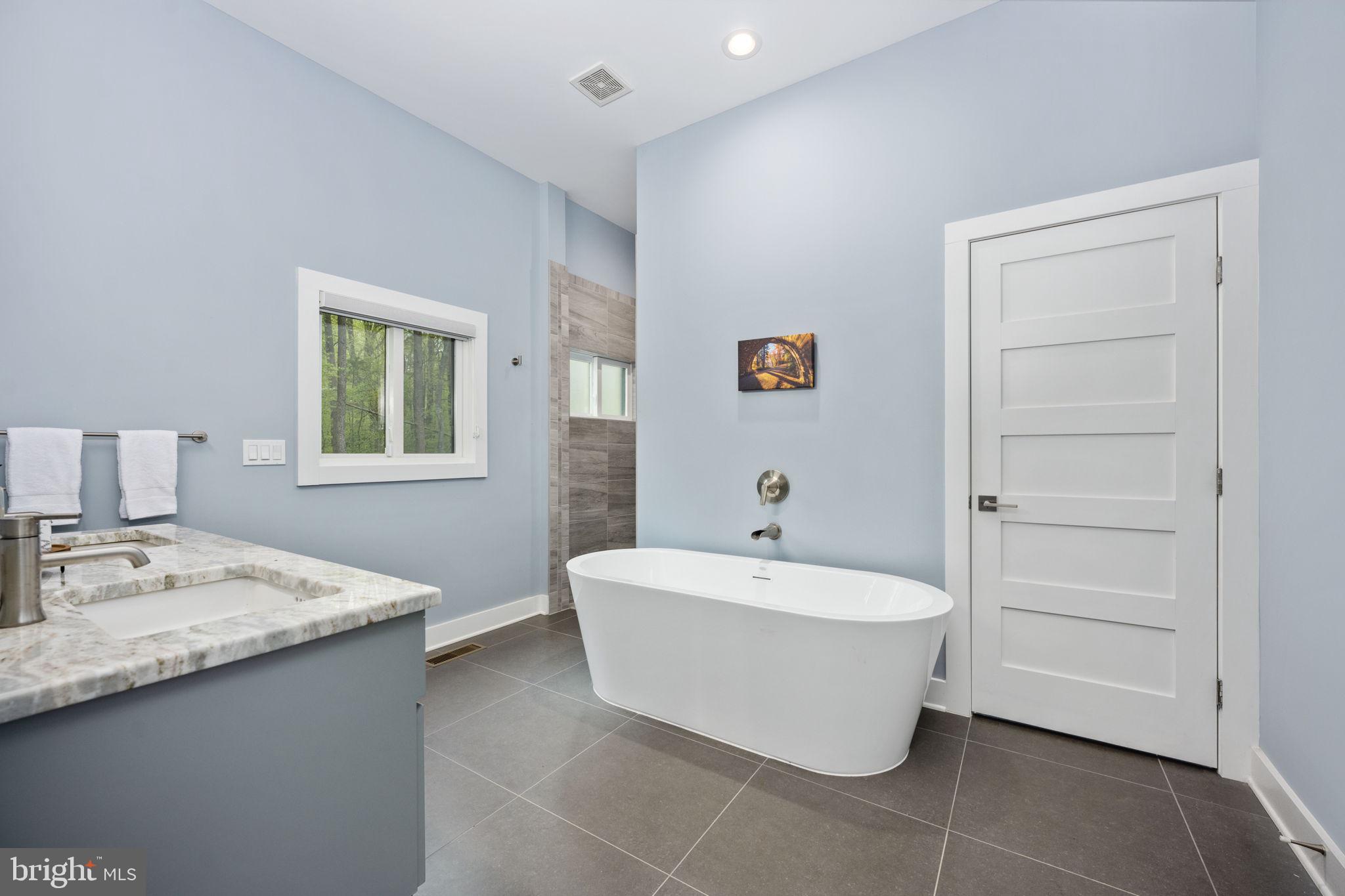 BISHOPS MANOR - Residential