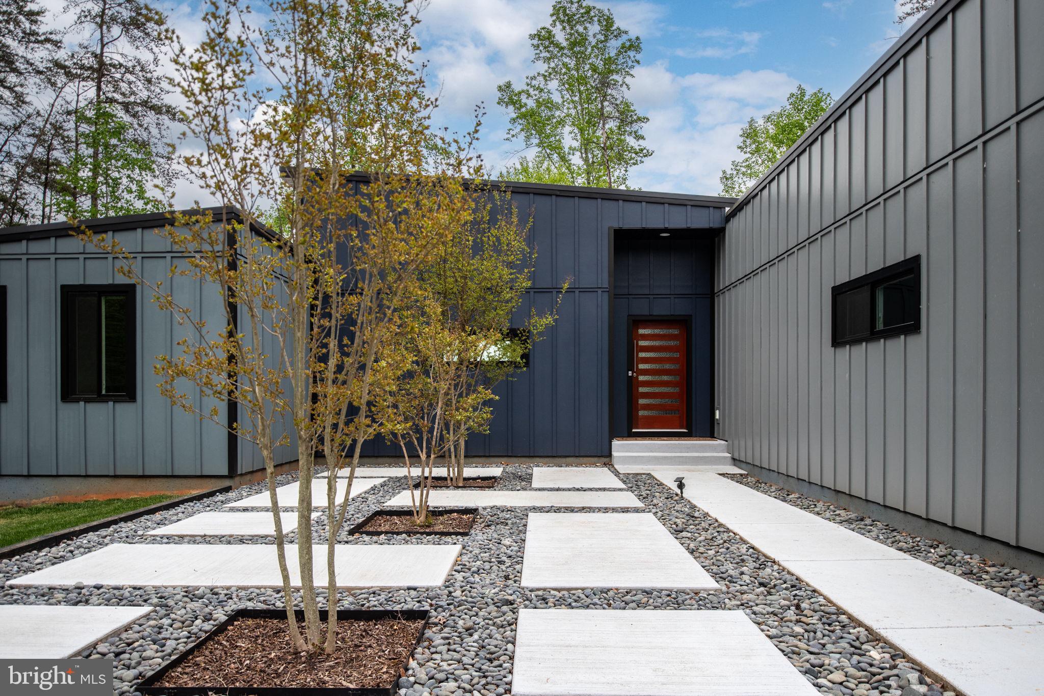 BISHOPS MANOR - Residential