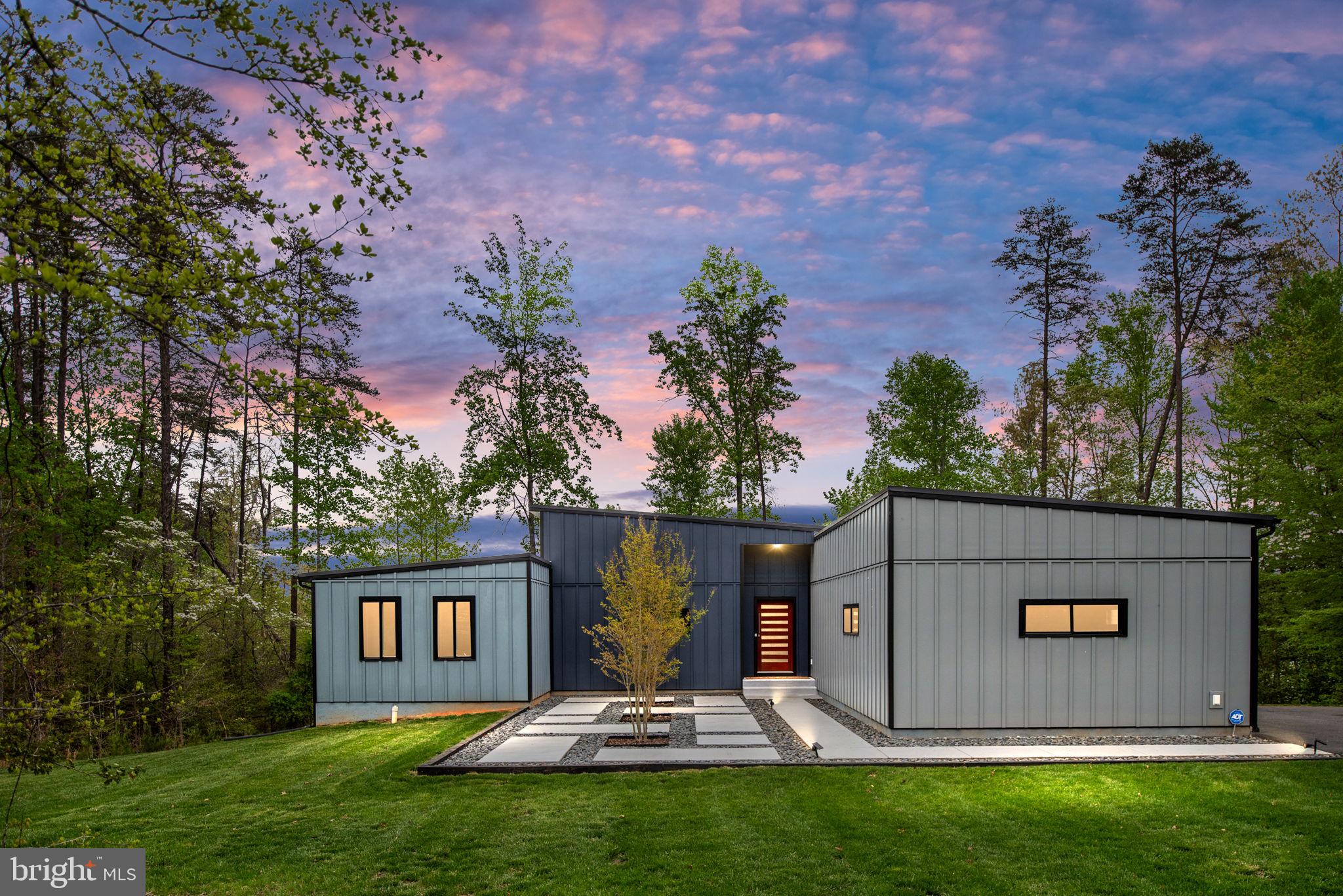 BISHOPS MANOR - Residential