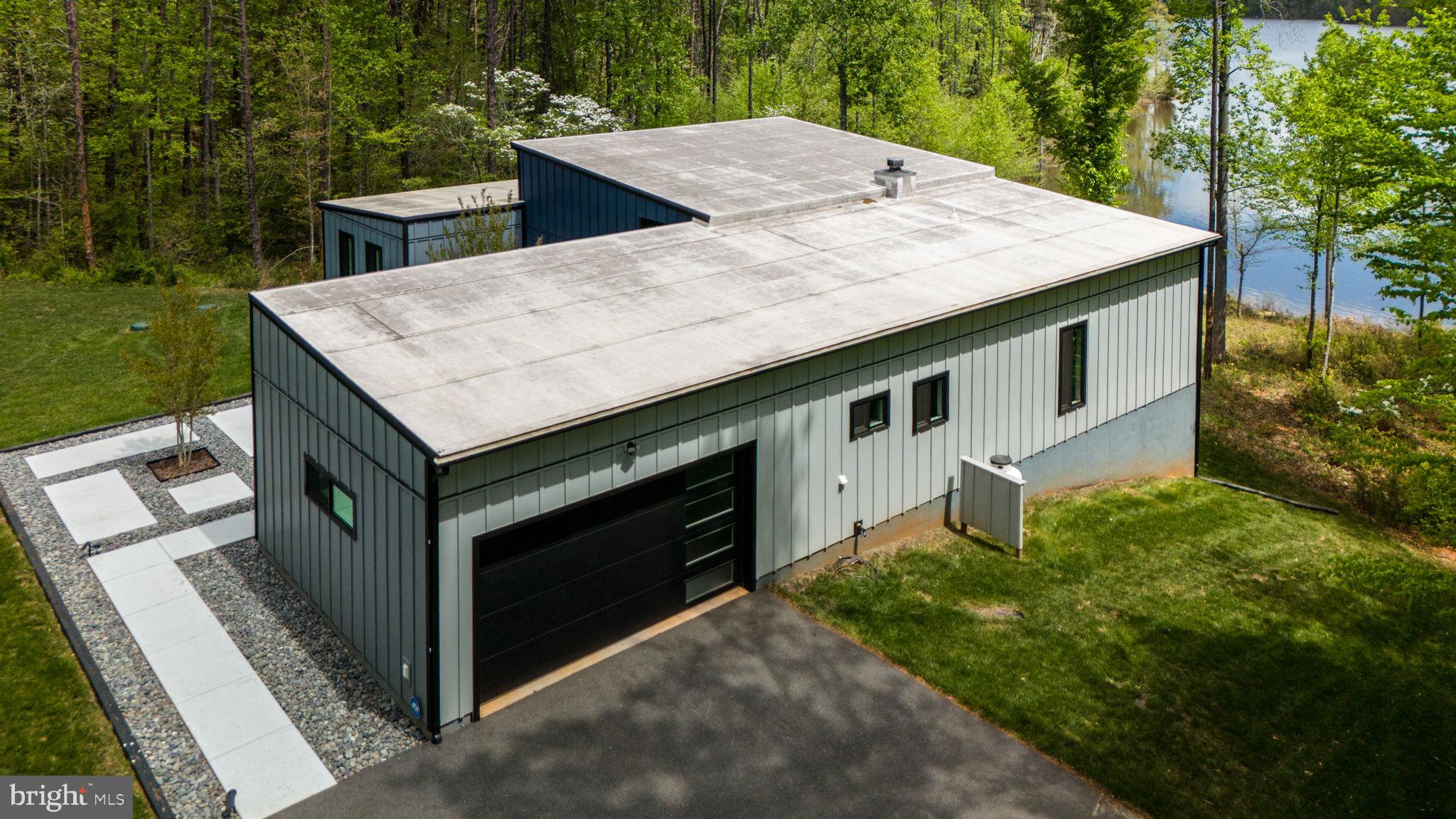 BISHOPS MANOR - Residential