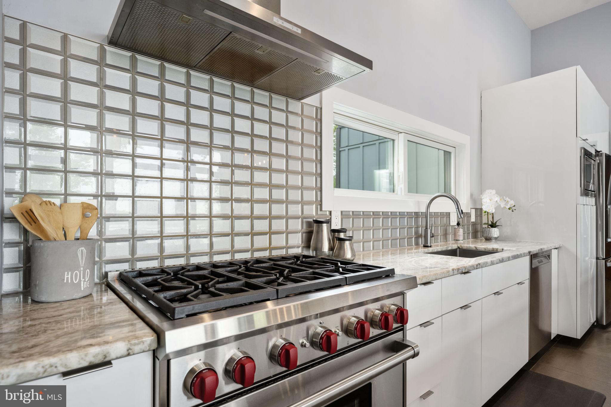 BISHOPS MANOR - Residential