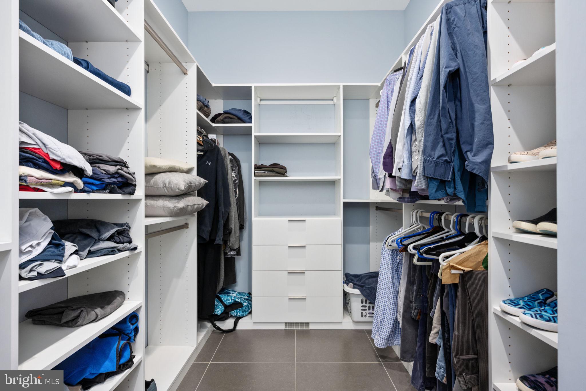 BISHOPS MANOR - Residential