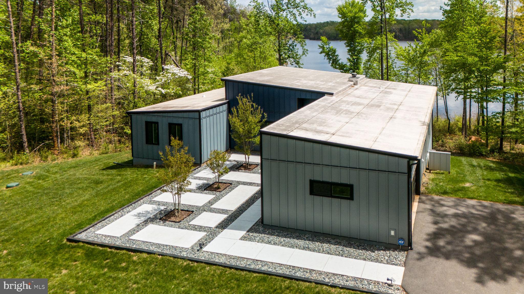 BISHOPS MANOR - Residential