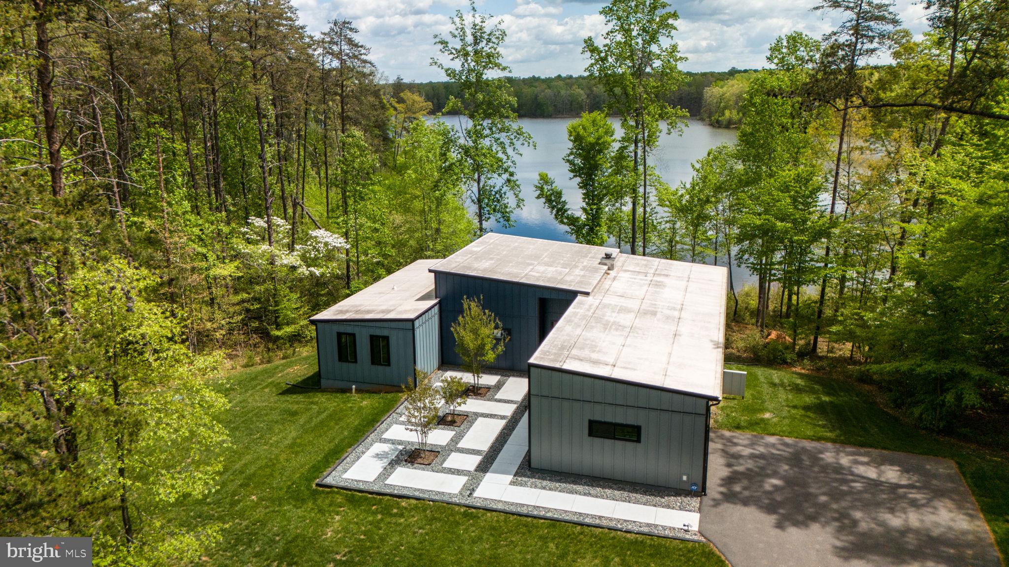 BISHOPS MANOR - Residential