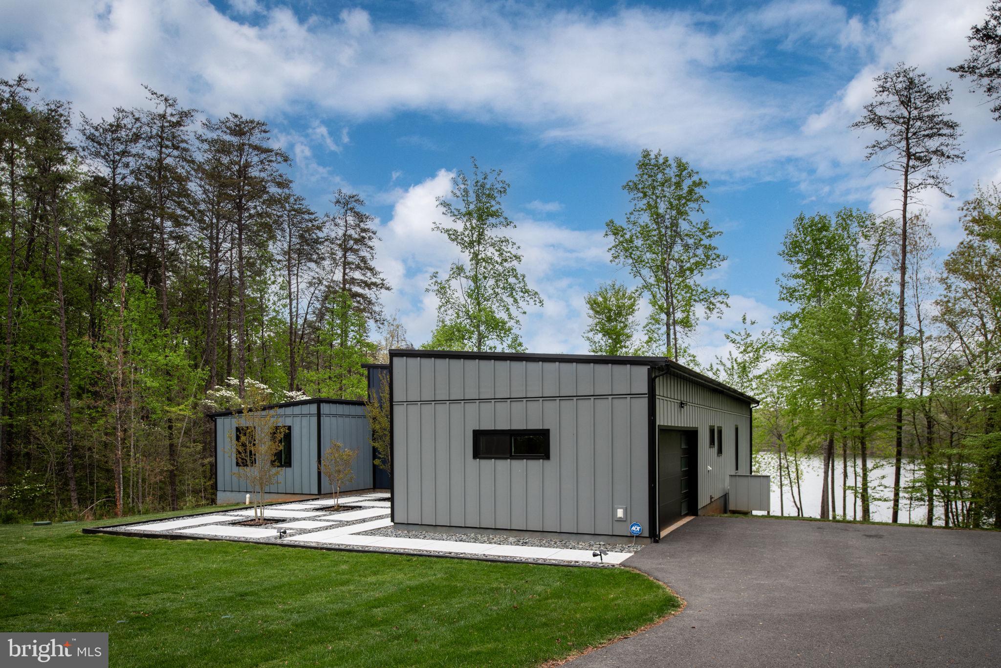 BISHOPS MANOR - Residential