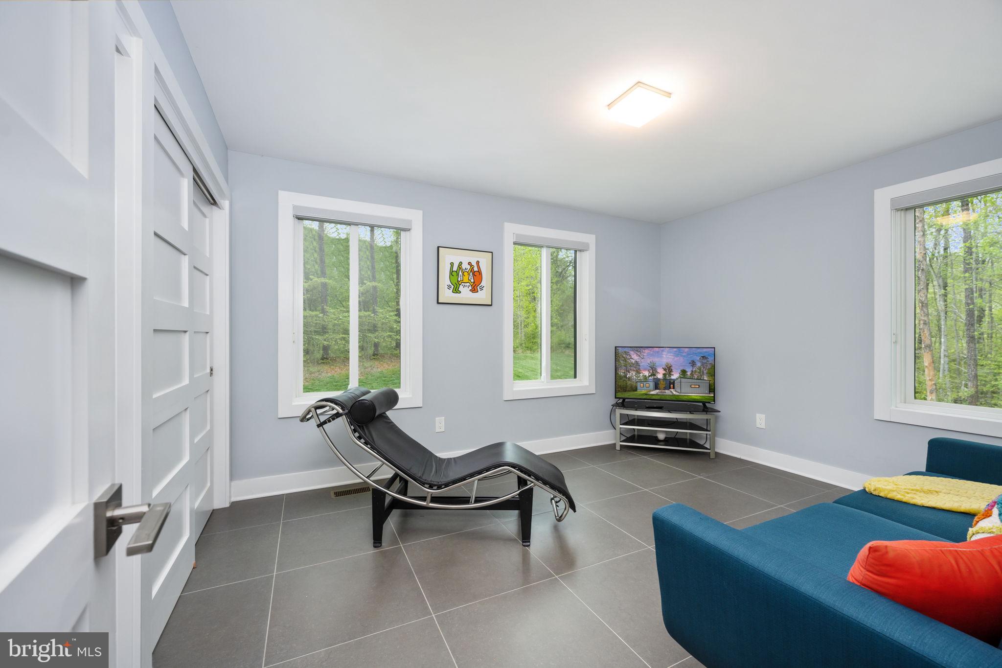 BISHOPS MANOR - Residential