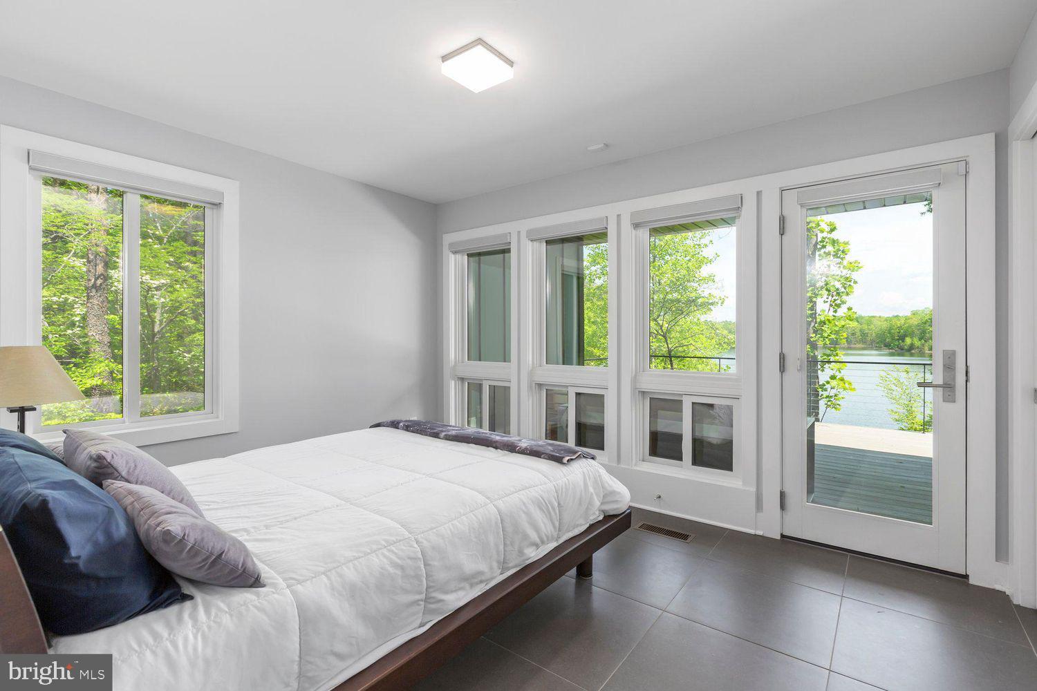 BISHOPS MANOR - Residential