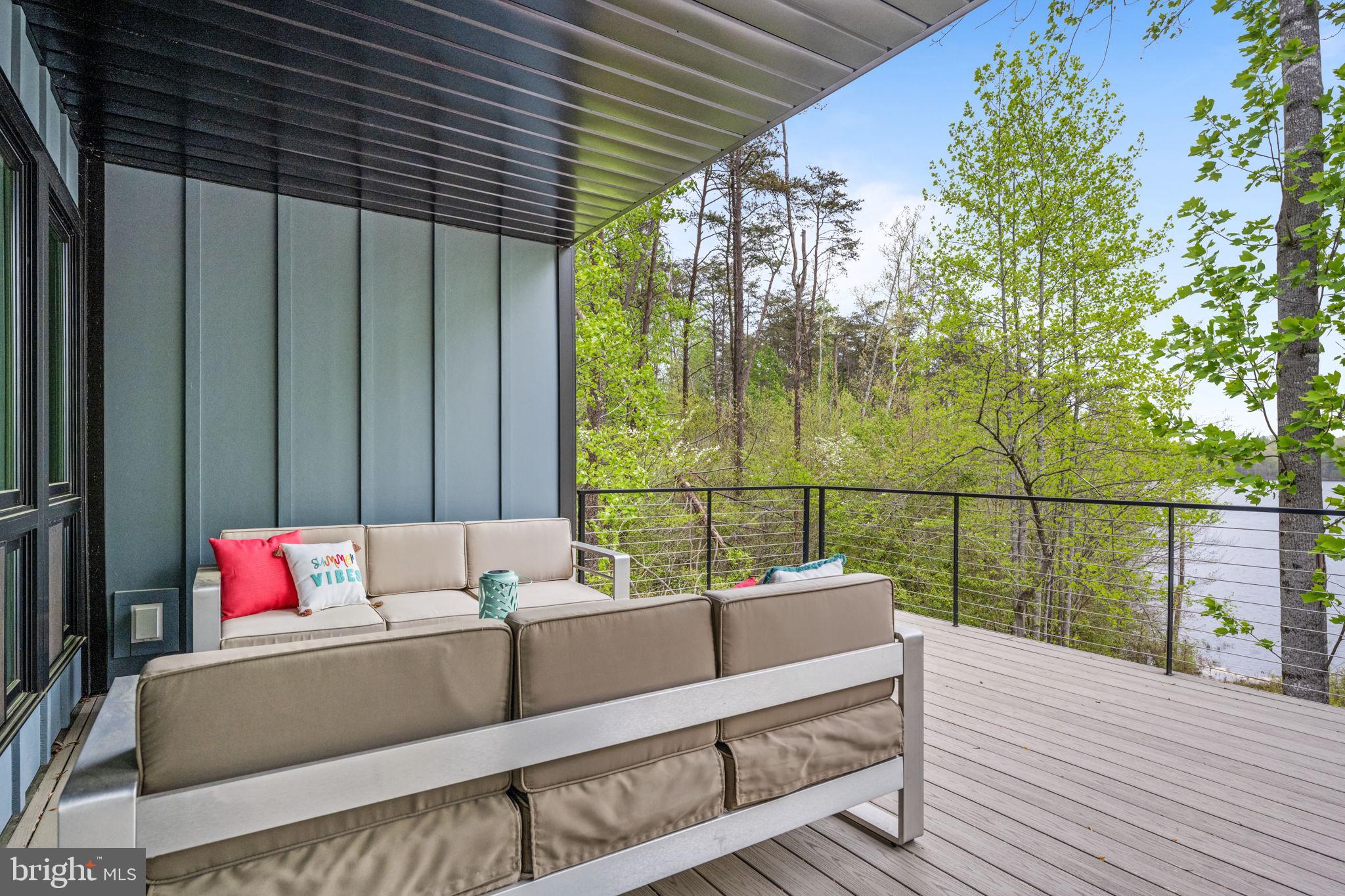 BISHOPS MANOR - Residential