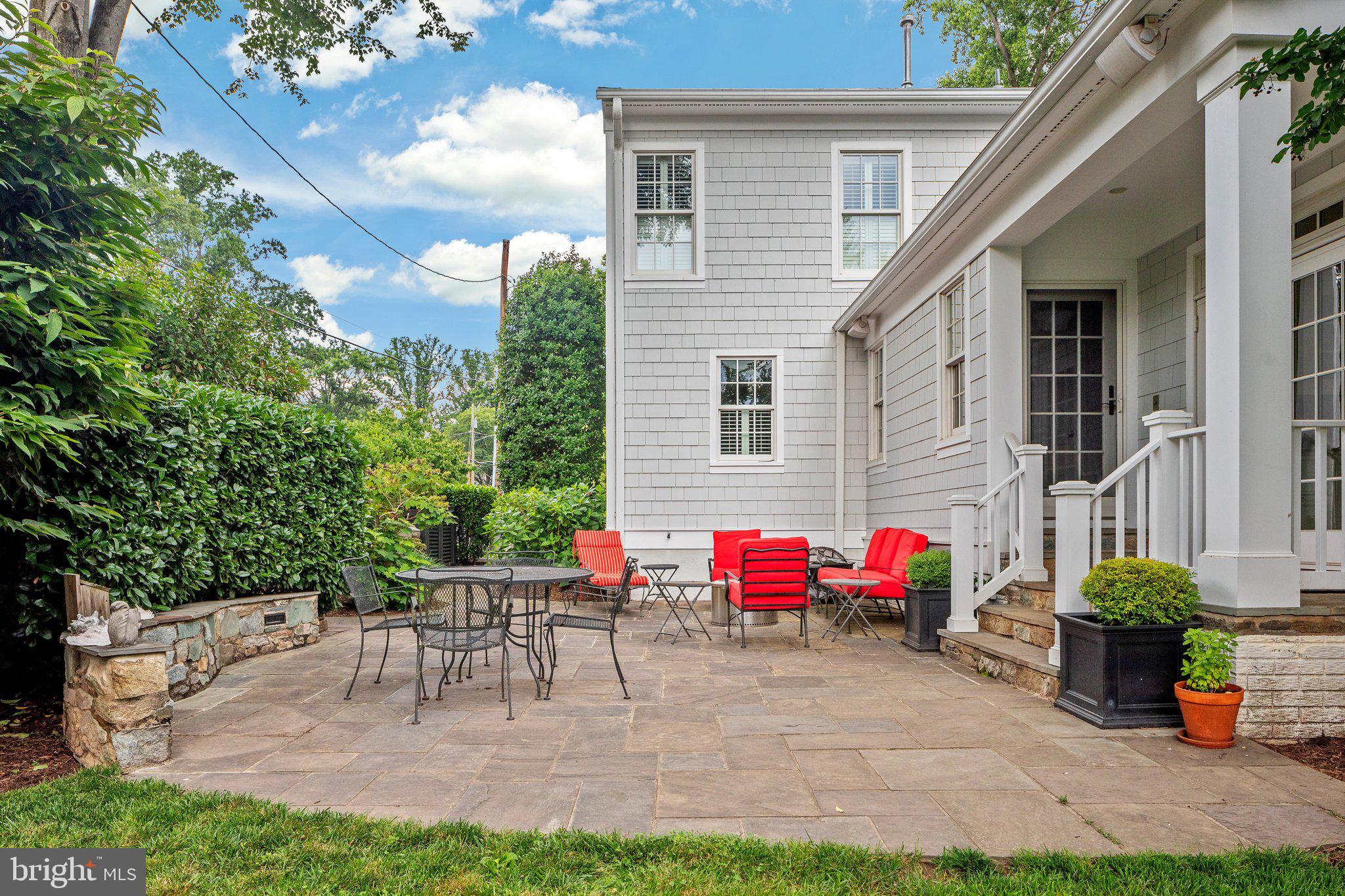 DANIELS - Residential