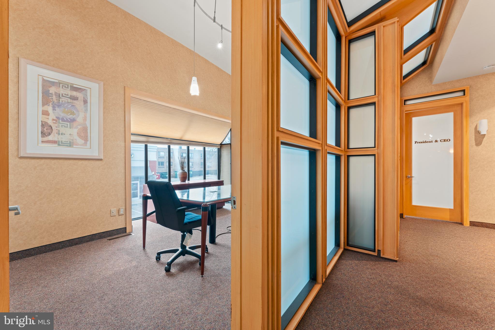 PHILADELPHIA (NORTHEAST) - Commercial Sale