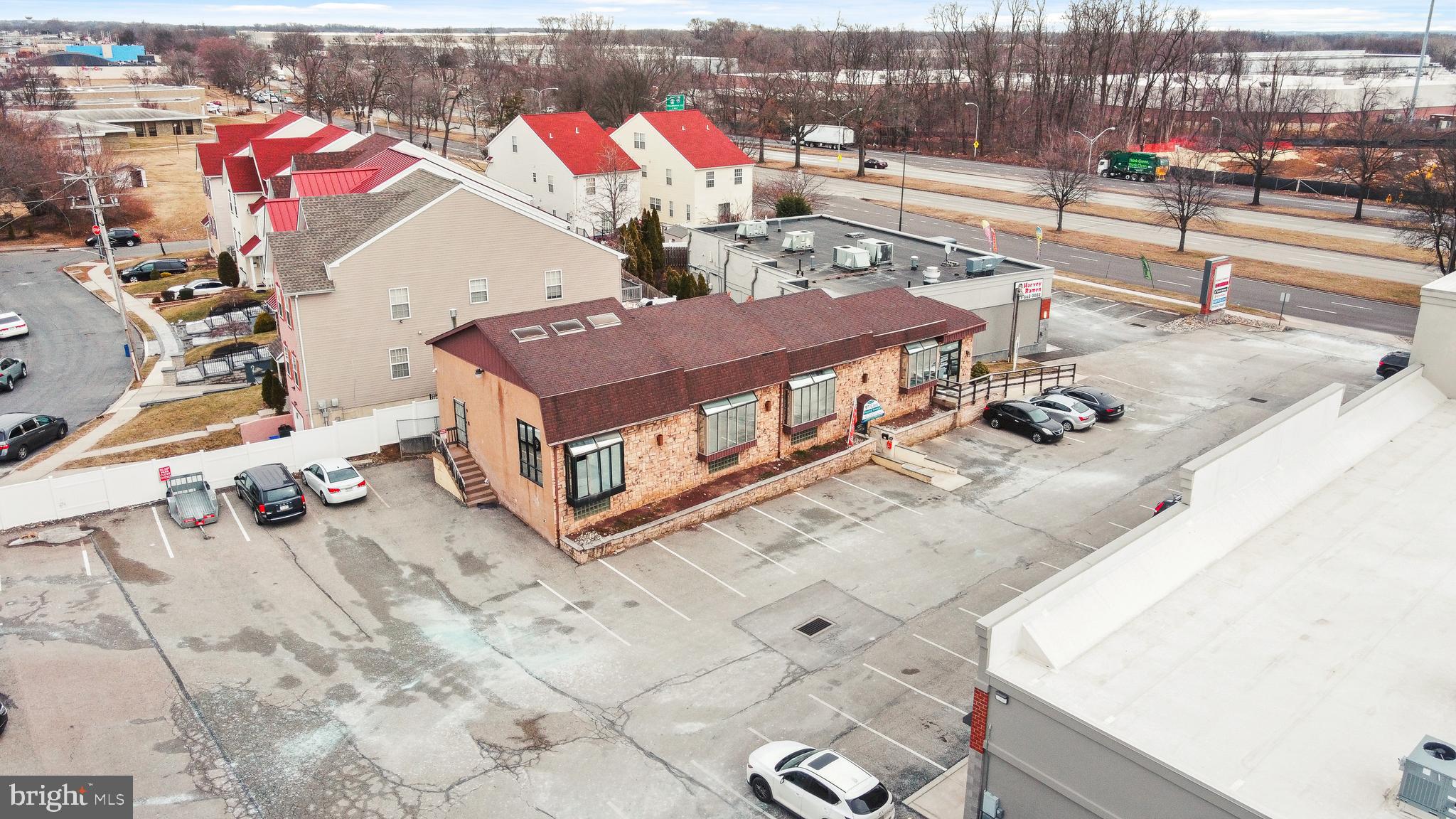 PHILADELPHIA (NORTHEAST) - Commercial Sale