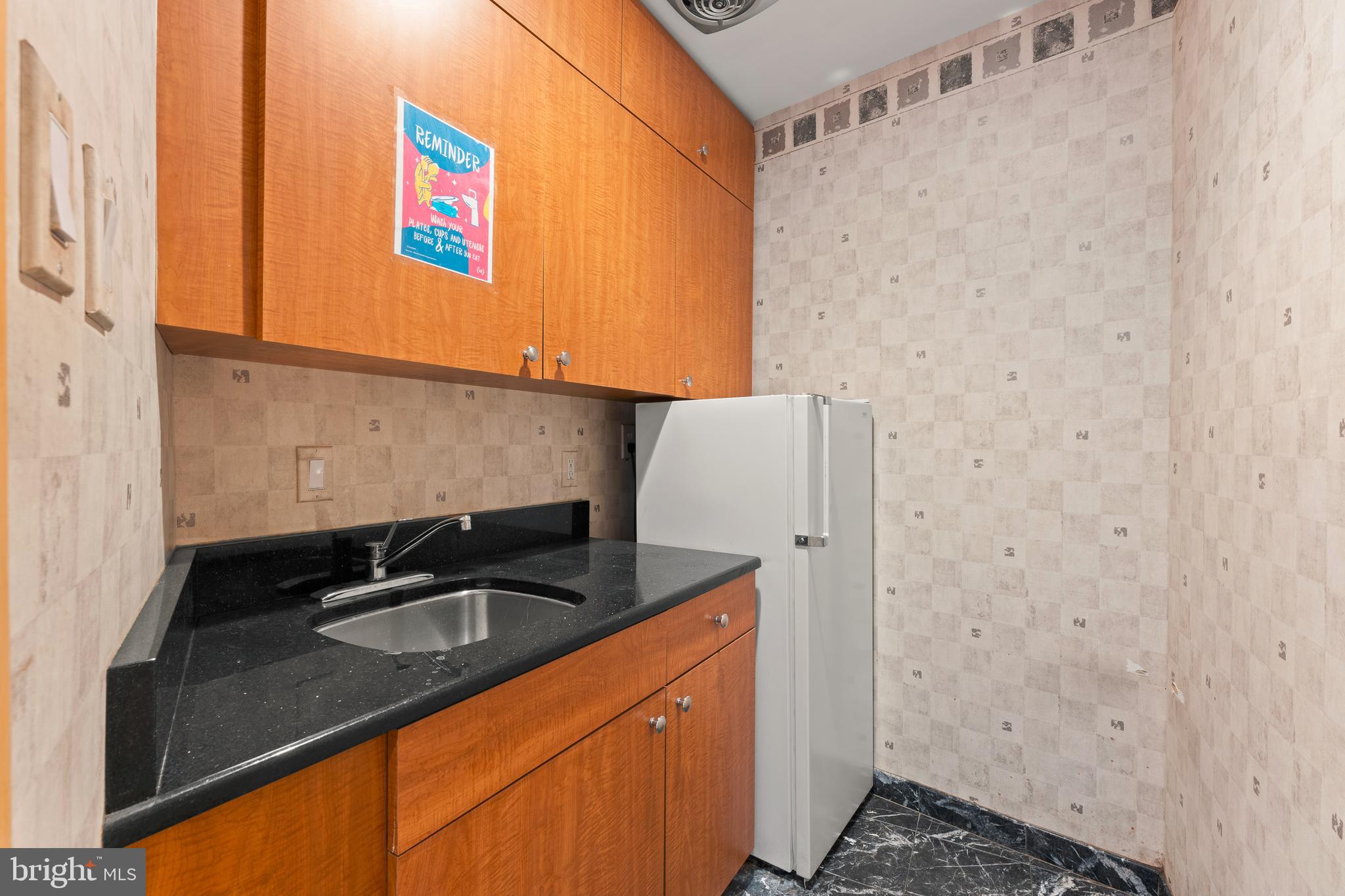 PHILADELPHIA (NORTHEAST) - Commercial Sale