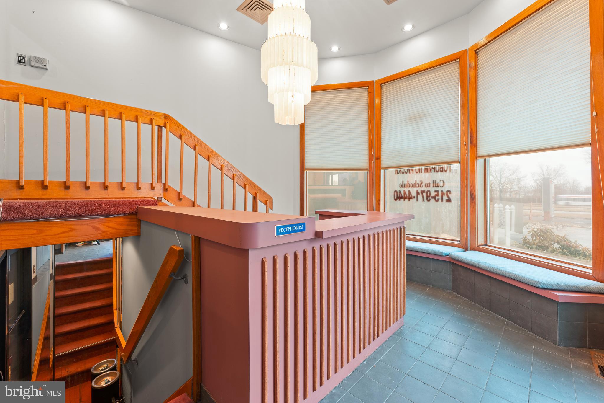 PHILADELPHIA (NORTHEAST) - Commercial Sale
