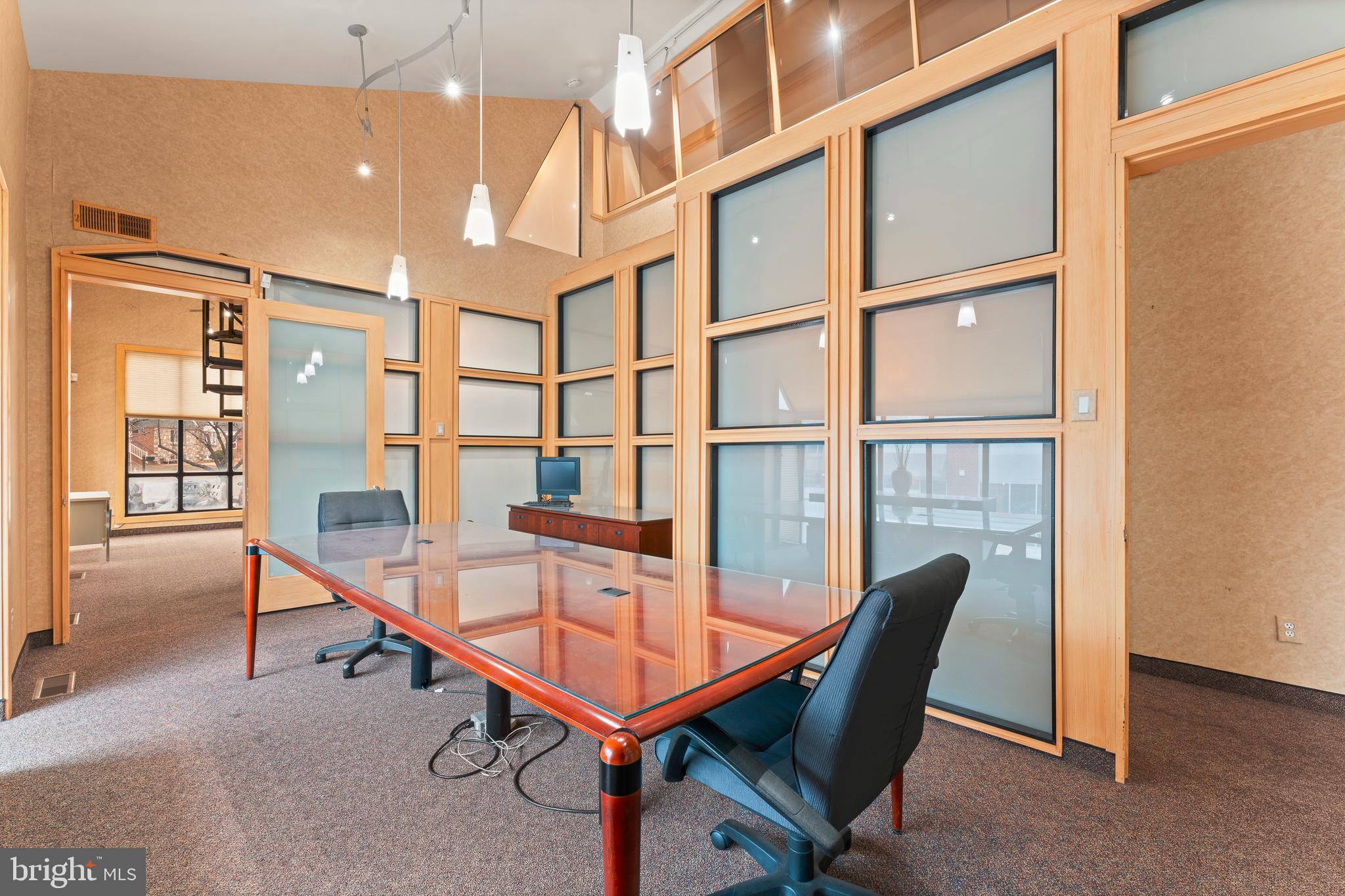 PHILADELPHIA (NORTHEAST) - Commercial Sale